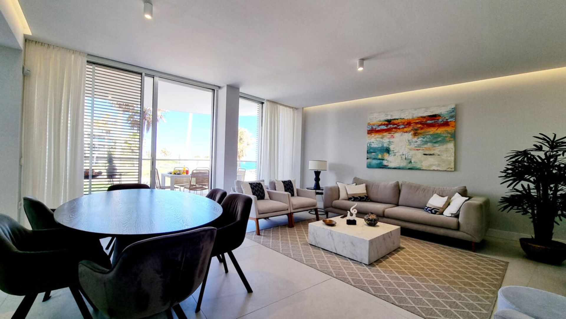 Condominium in Estepona, Andalucía 10966772