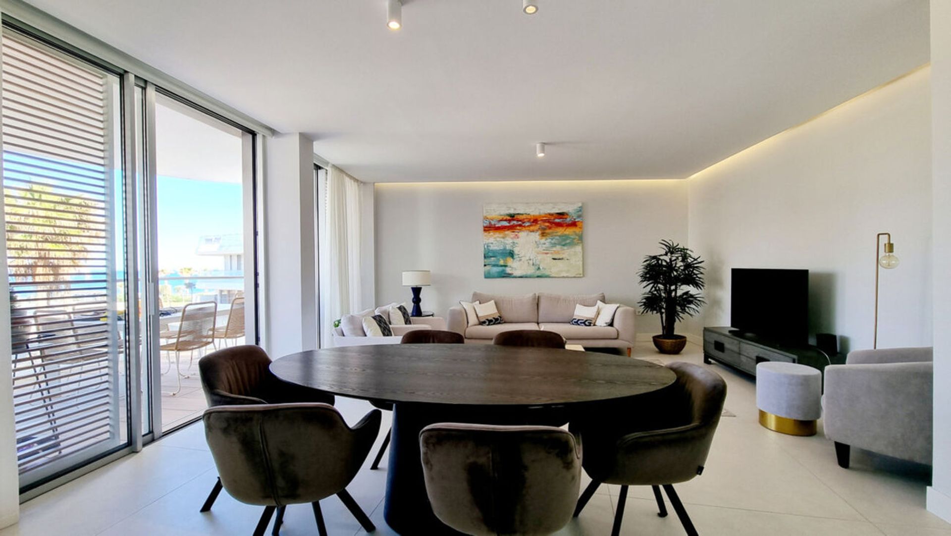 Condominium in Estepona, Andalucía 10966772