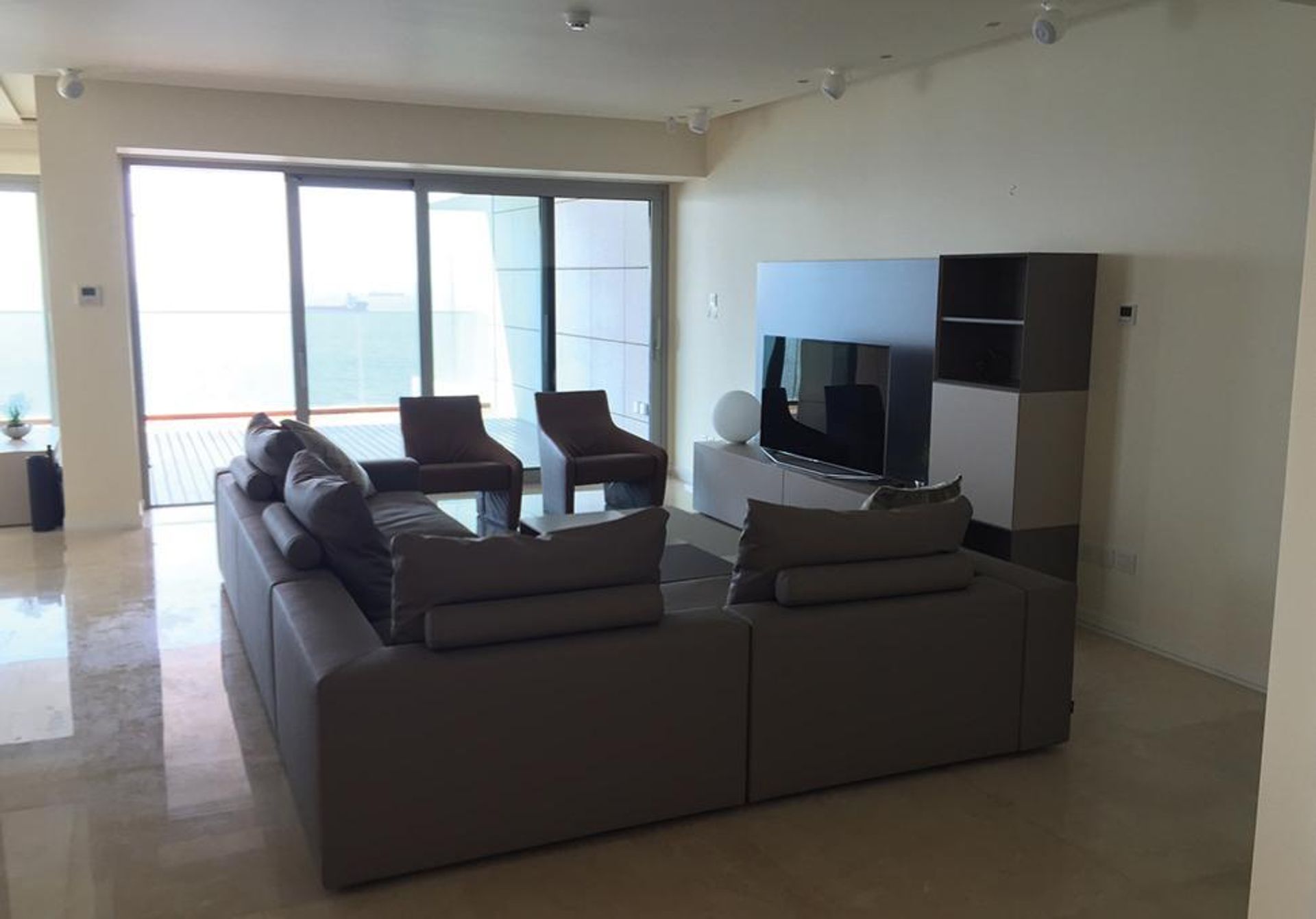 Condominium in Limassol, Limassol 10967726