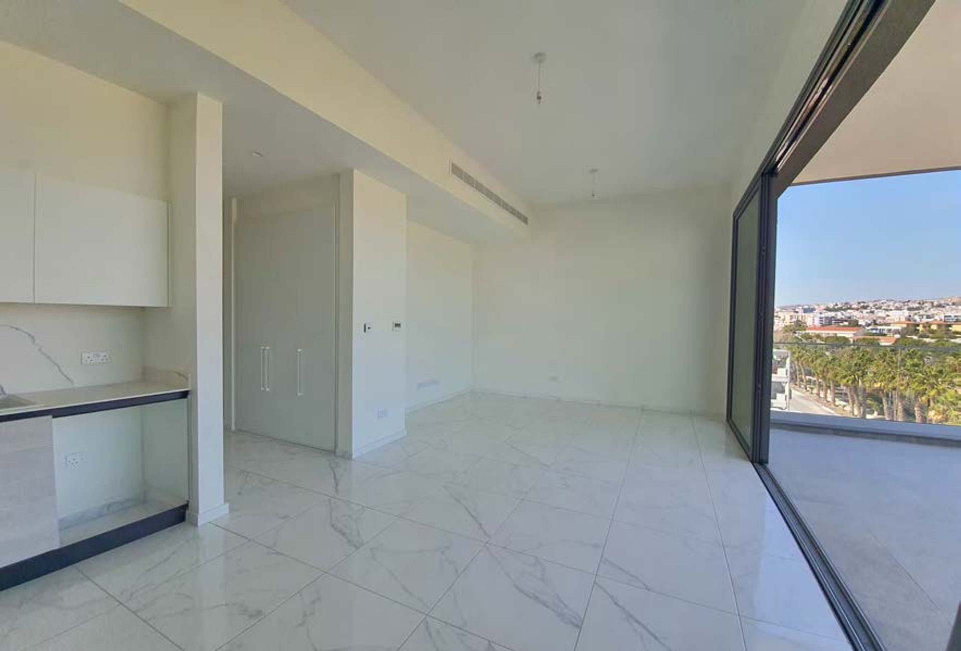 Condominium in Mesa Geitonia, Lemesos 10967858