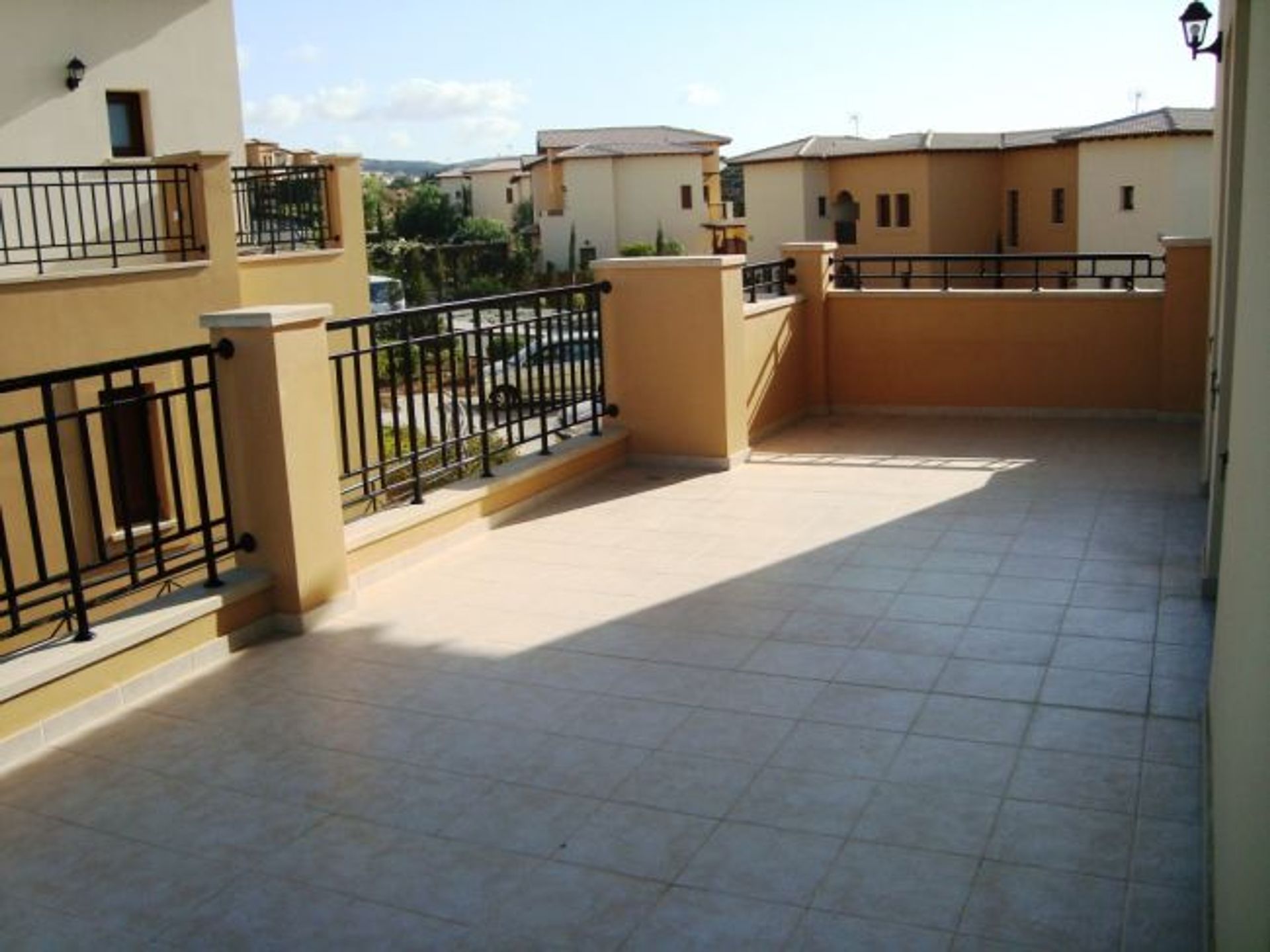 Condominium in Agia Marinouda, Pafos 10968162