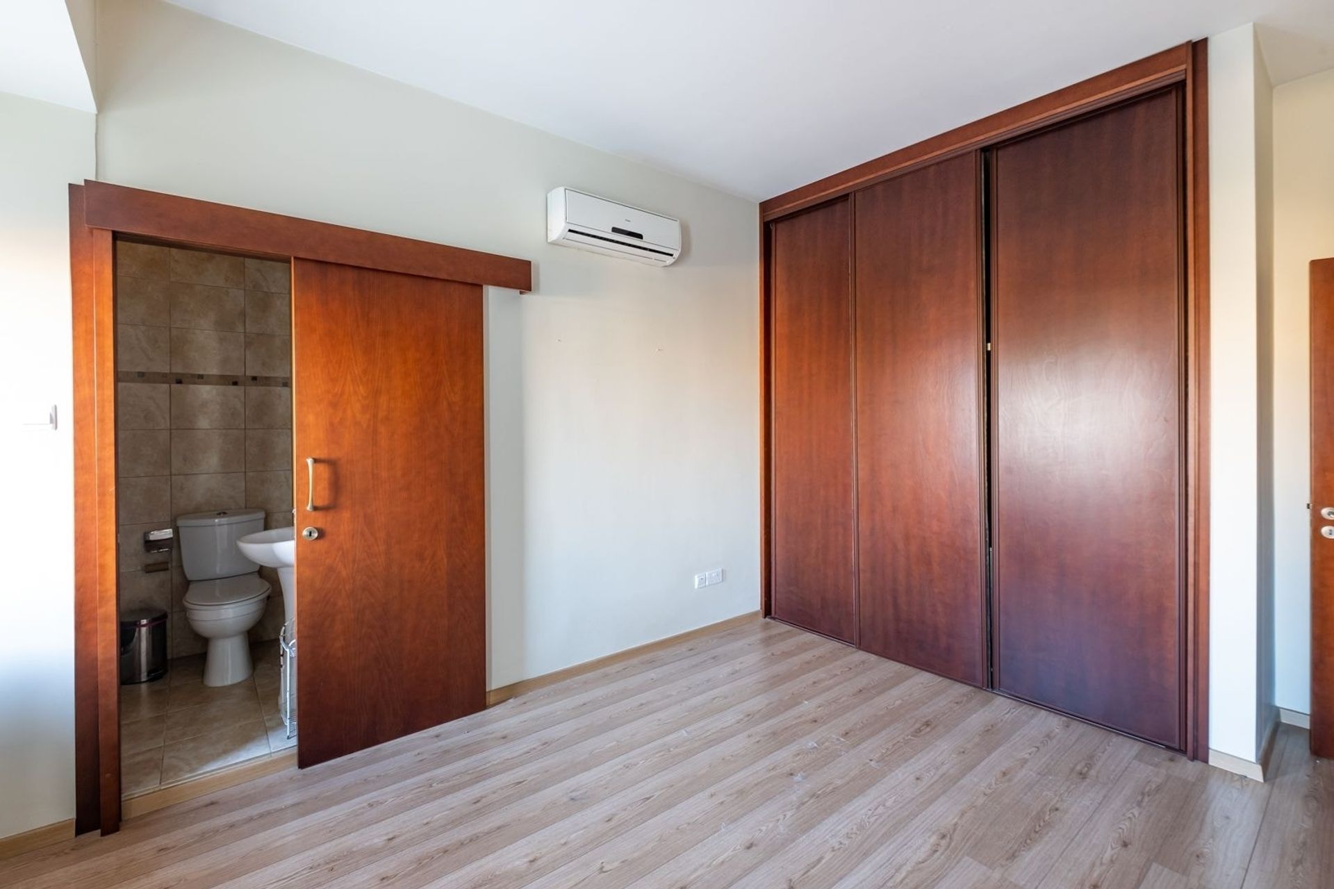 Talo sisään Larnaca, Larnaca 10968324