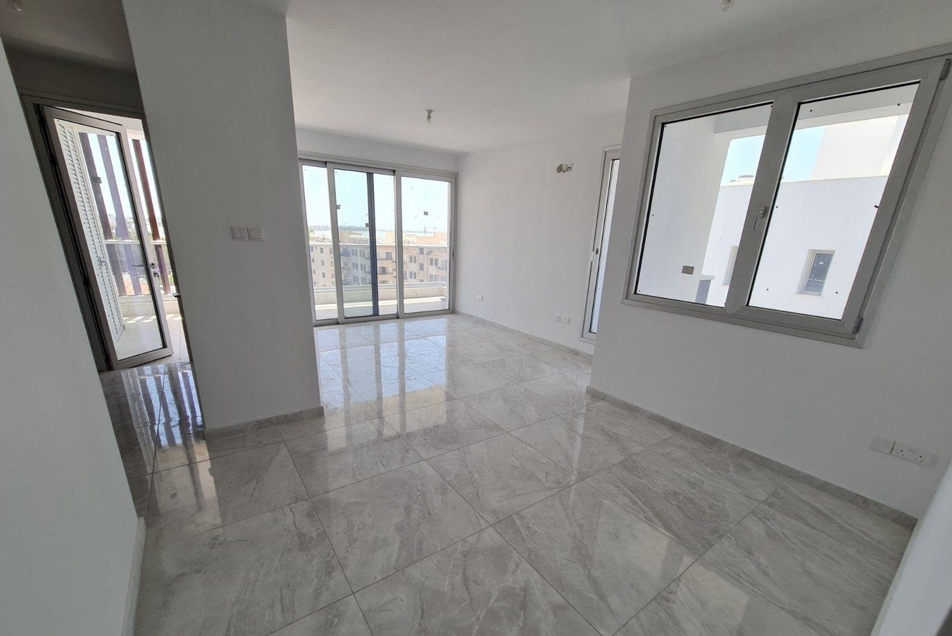 Osakehuoneisto sisään Larnaca, Larnaca 10968705