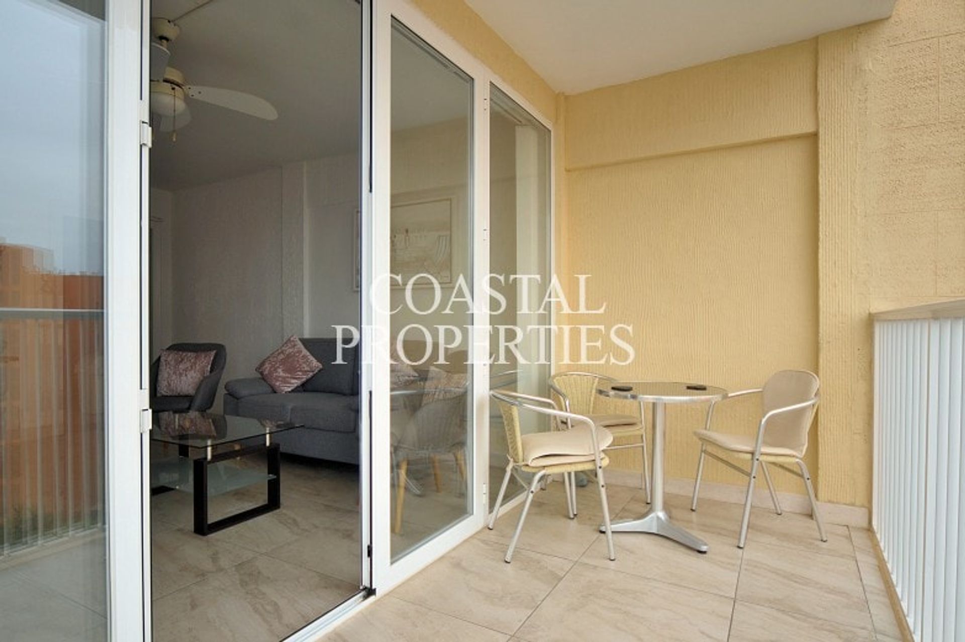 Condominium in Calvia, De Balearen 10969969