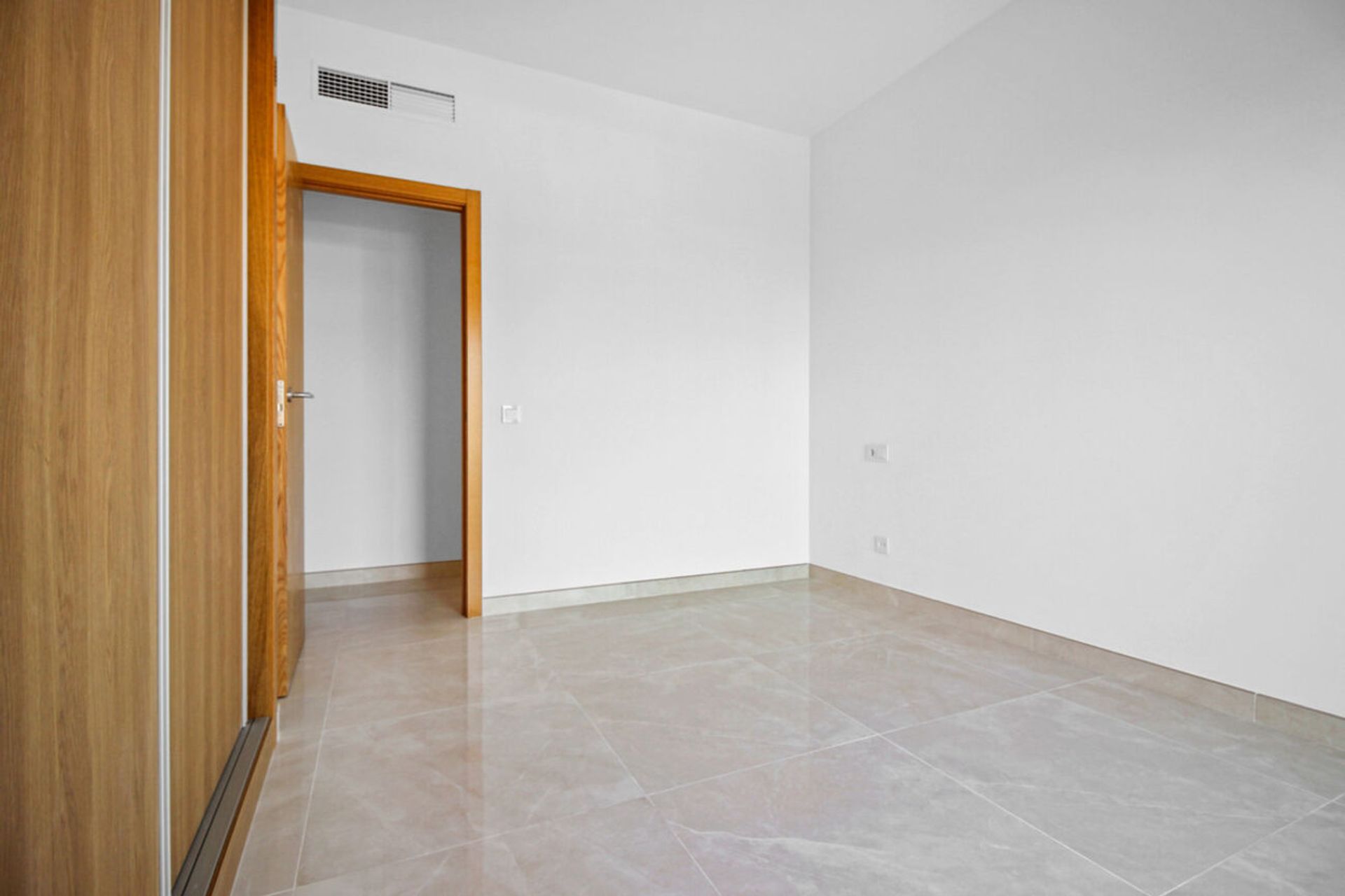 Condominium in Manilva, Andalucía 10970242