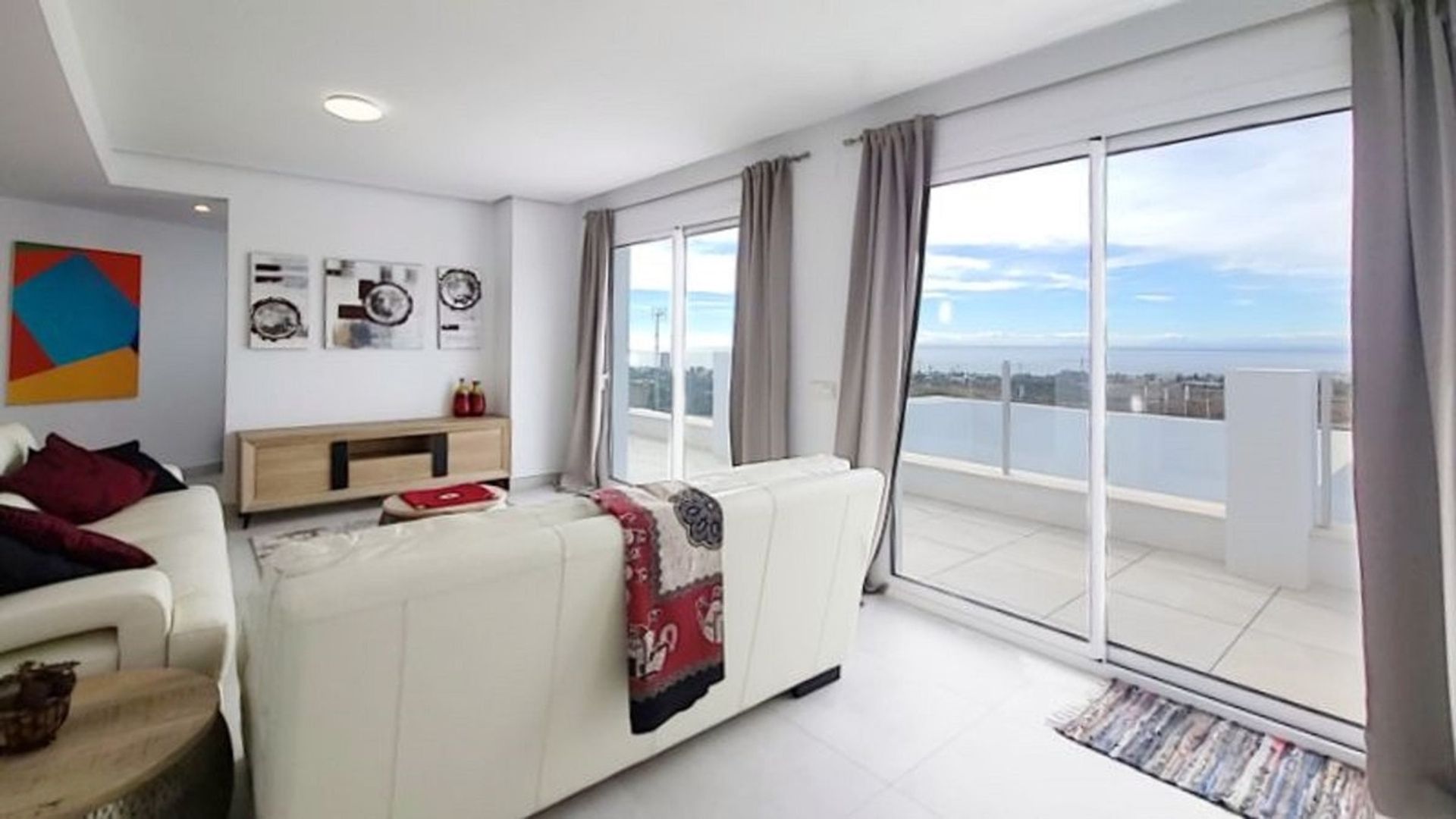 Condominium in Marbella, Andalucía 10970409