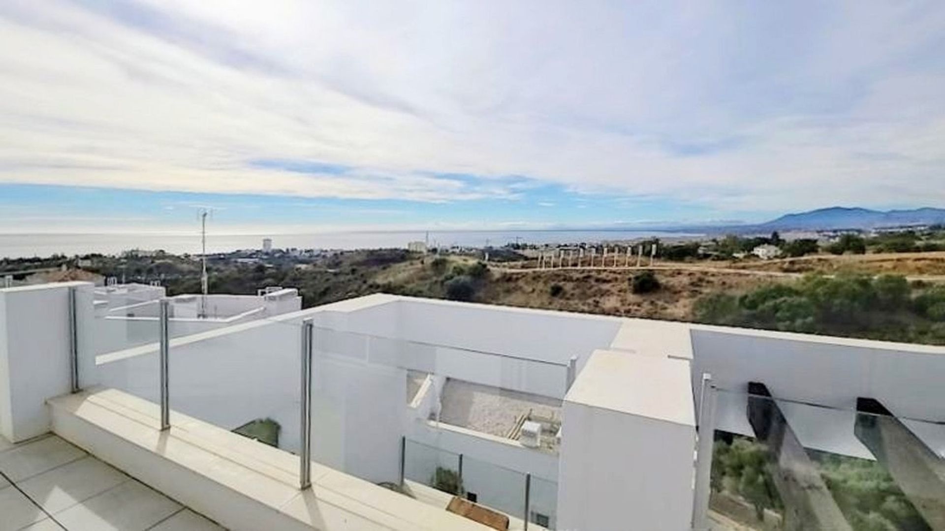 Condominium in Marbella, Andalucía 10970409