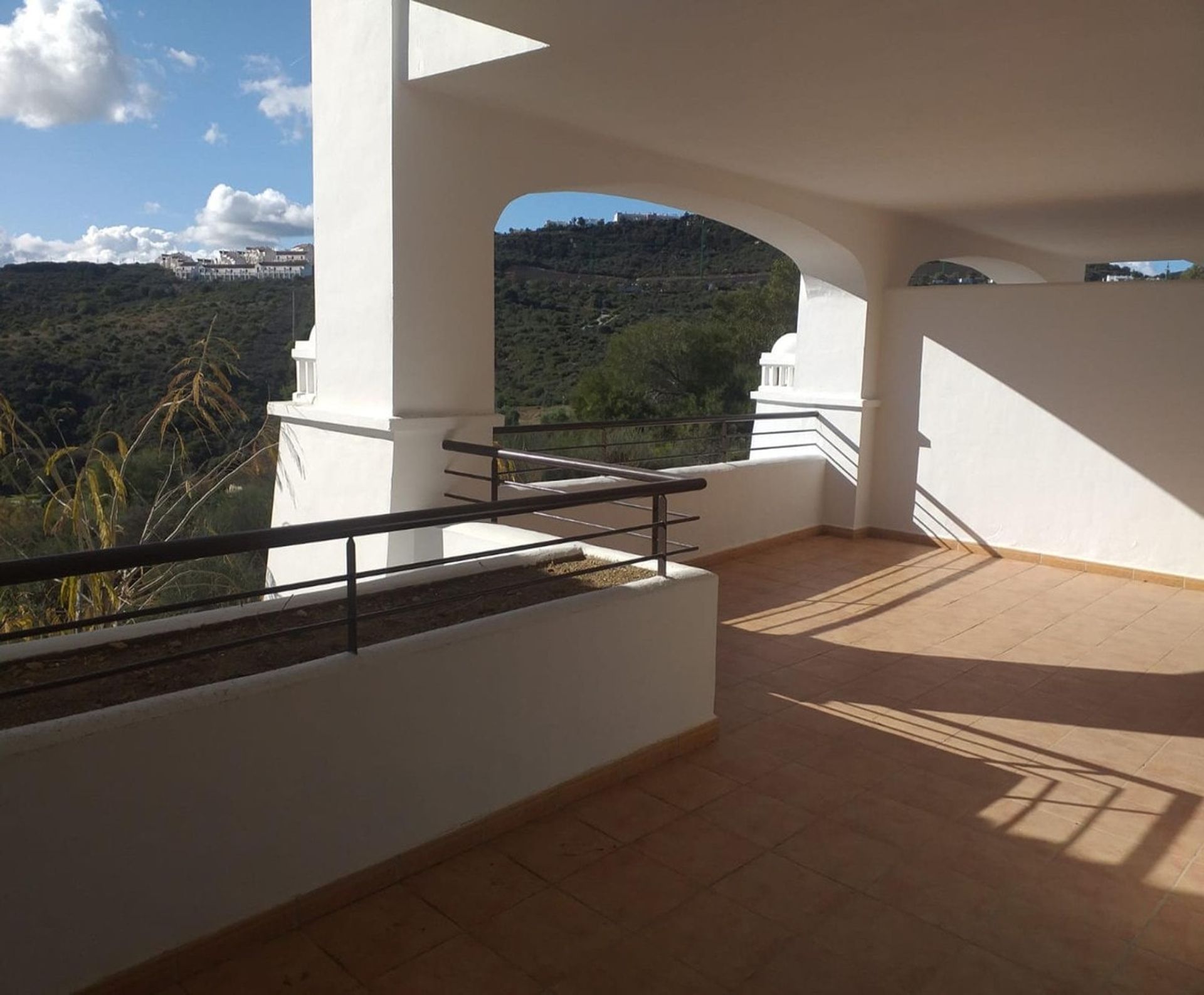 Condominium in Casares, Andalusia 10971004