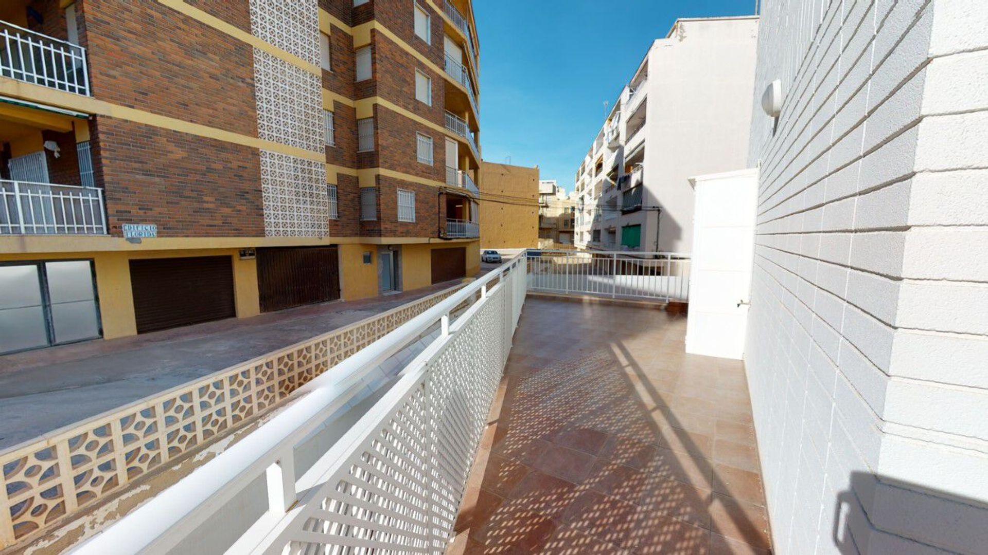 Condominium in Guardamar del Segura, Comunidad Valenciana 10971142