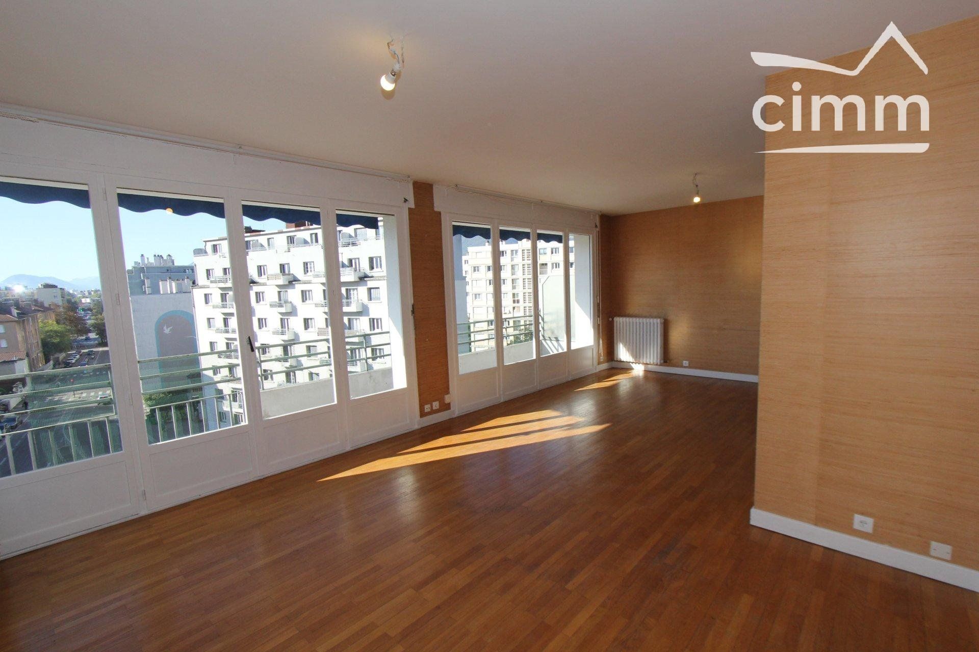 Condominium in Grenoble, Auvergne-Rhone-Alpes 10971573