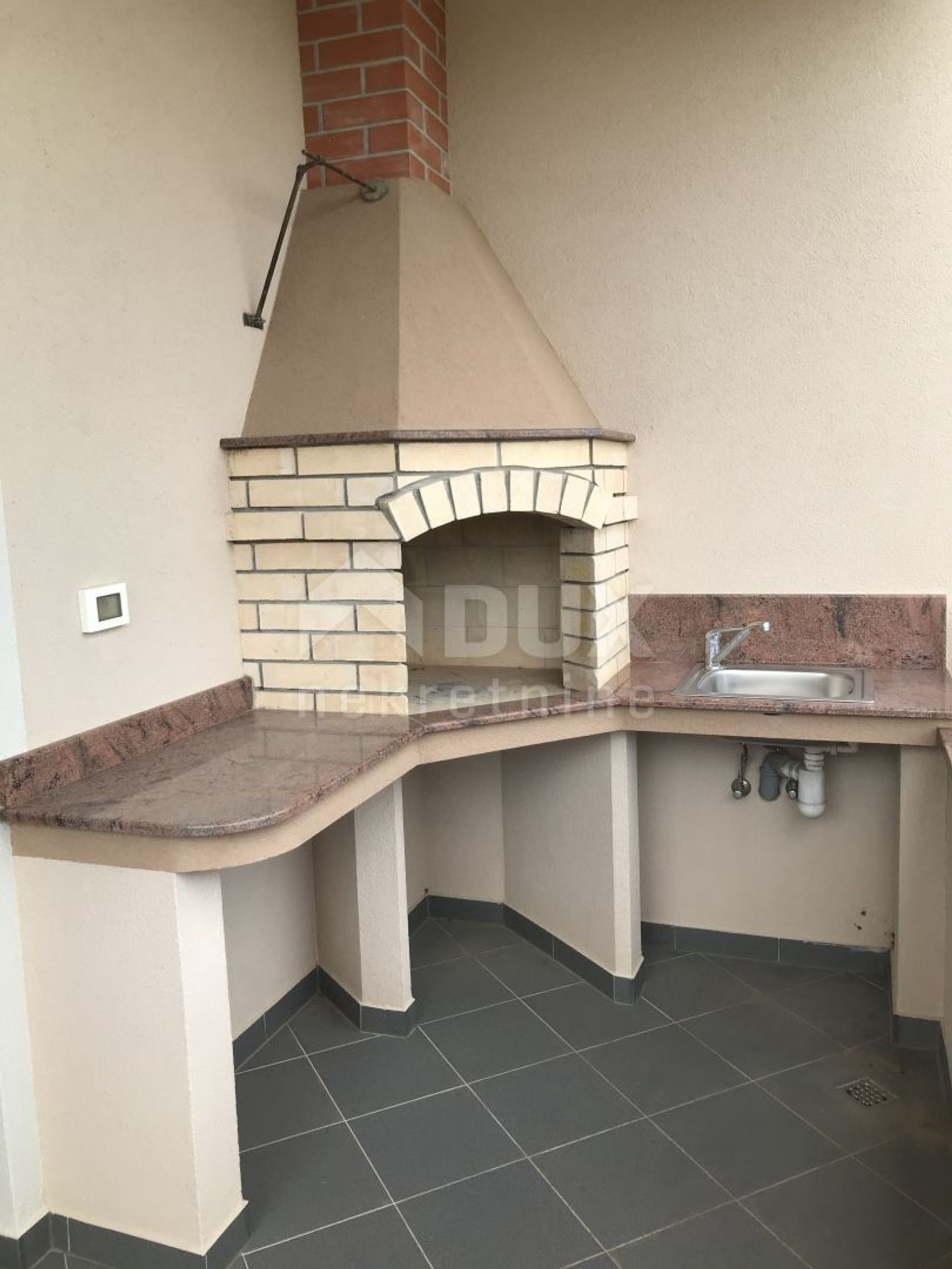 Condominium dans Premantura, Istria County 10972326