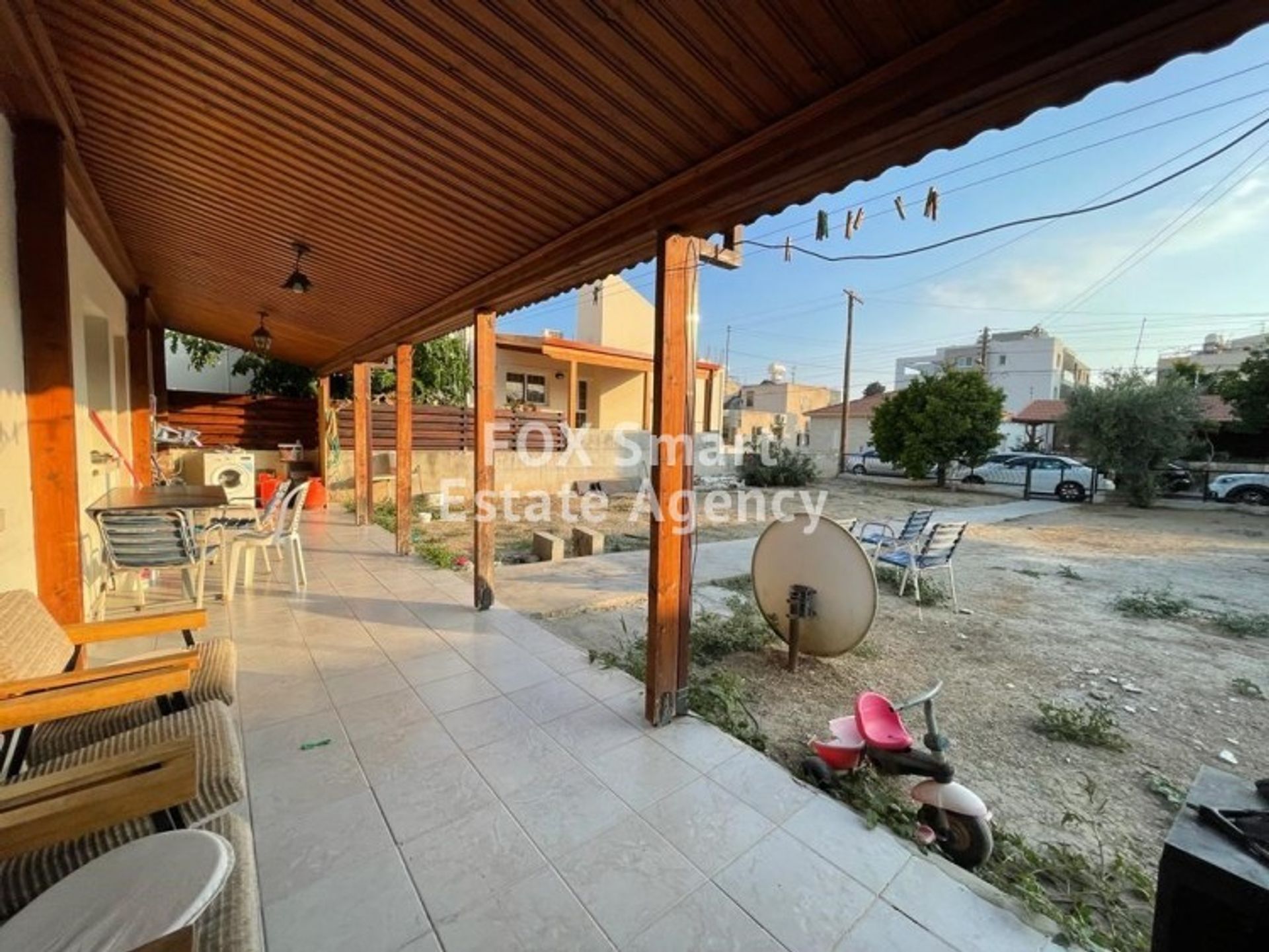 Wylądować w Limassol, Limassol 10972953