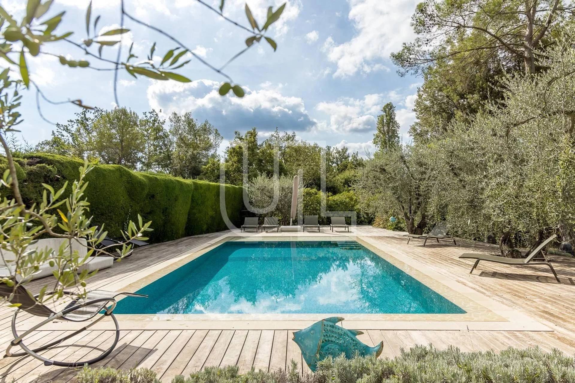 loger dans Tourrettes-sur-Loup, Provence-Alpes-Côte d'Azur 10975858