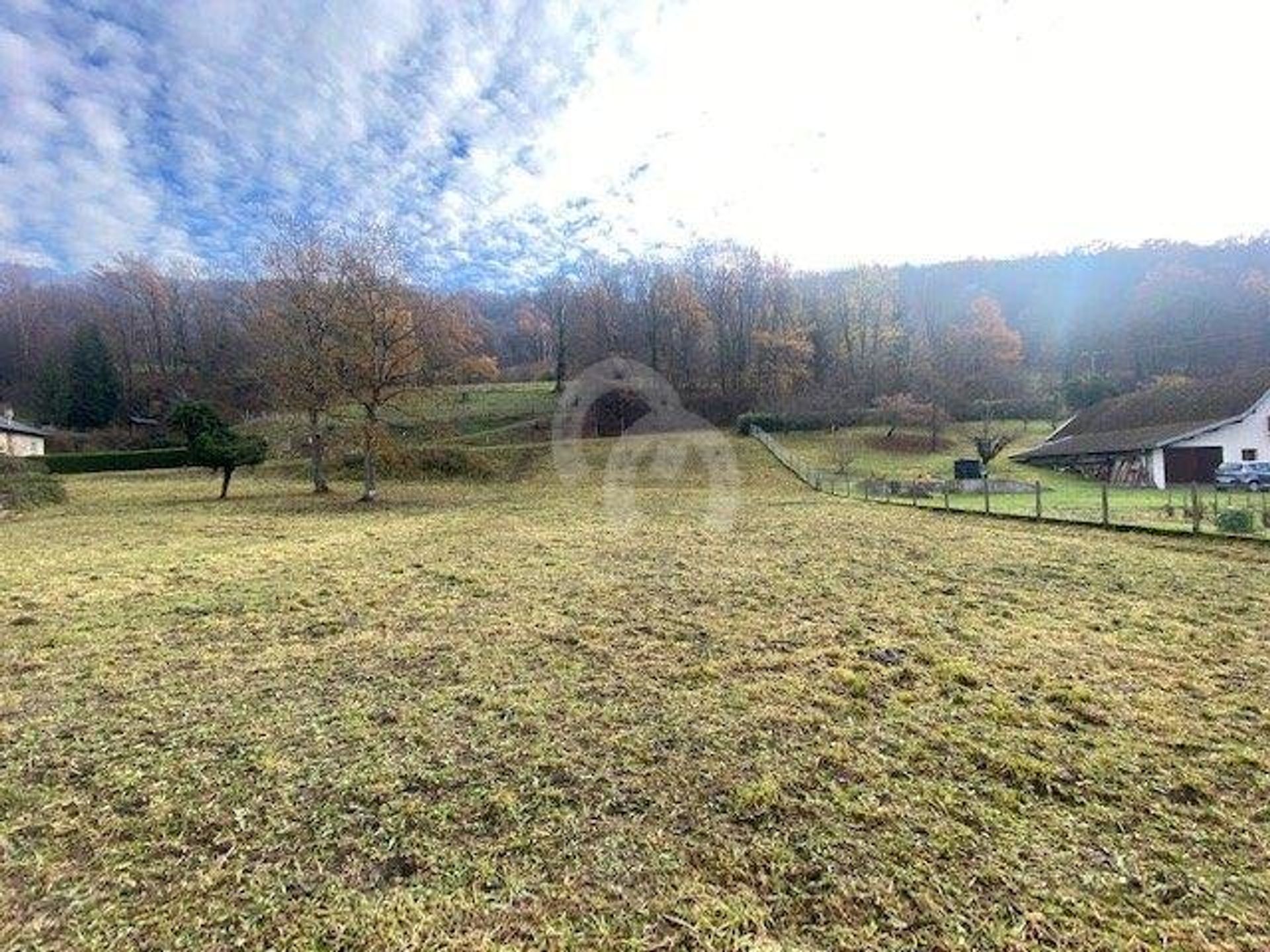 Land i La Rochette, Auvergne-Rhone-Alpes 10977161