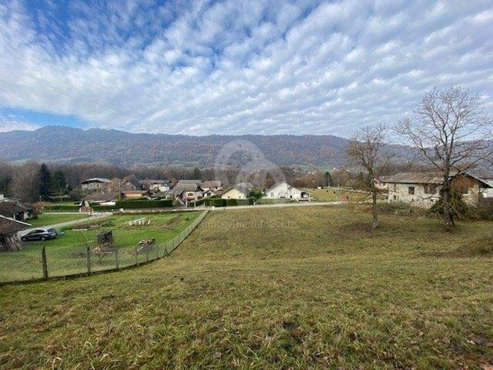 Земля в La Rochette, Auvergne-Rhone-Alpes 10977161