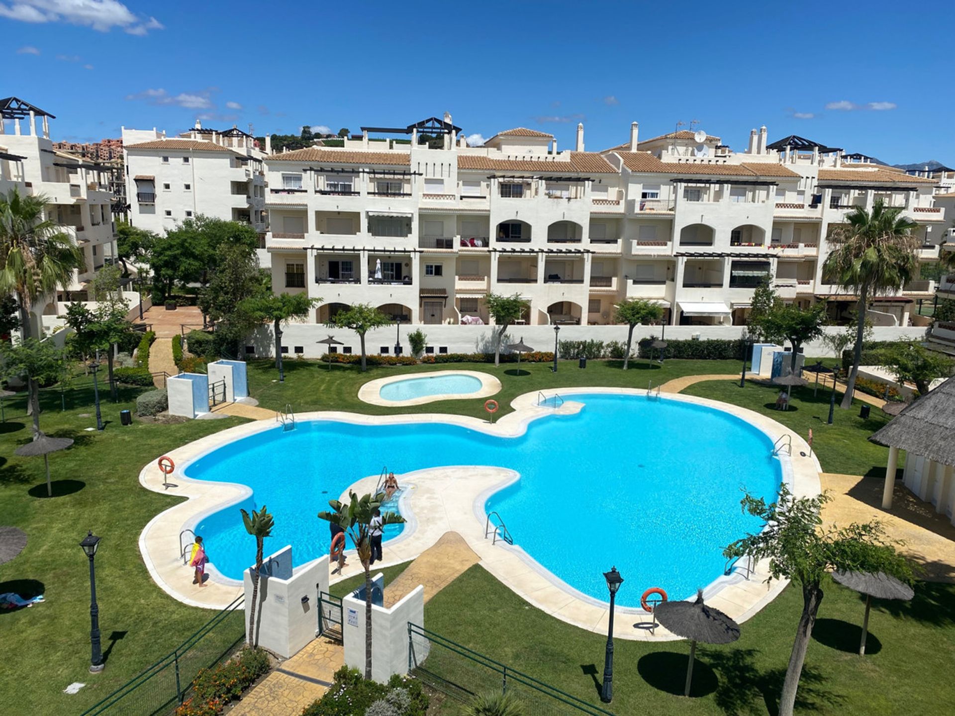 Condominium dans Château de Sabinillas, Andalousie 10980774