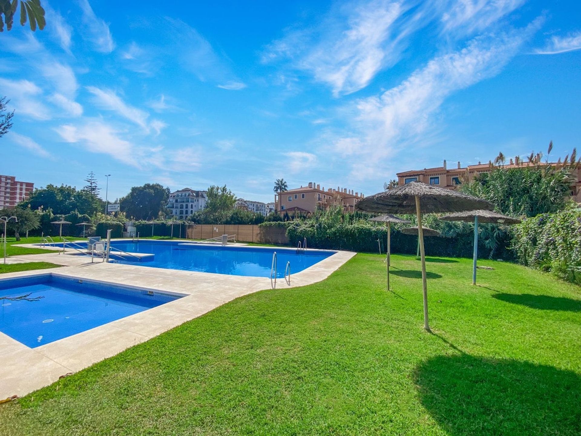 Condominium in San Luis de Sabinillas, Andalusië 10980973