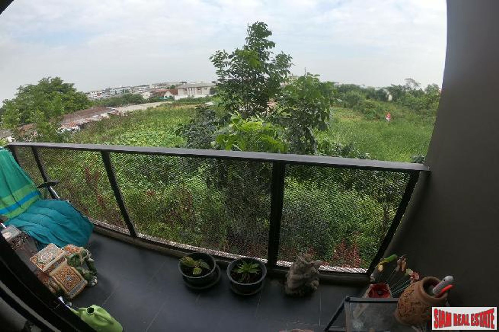 Condominio en Ban Khlong Samrong, Samut Prakan 10981250