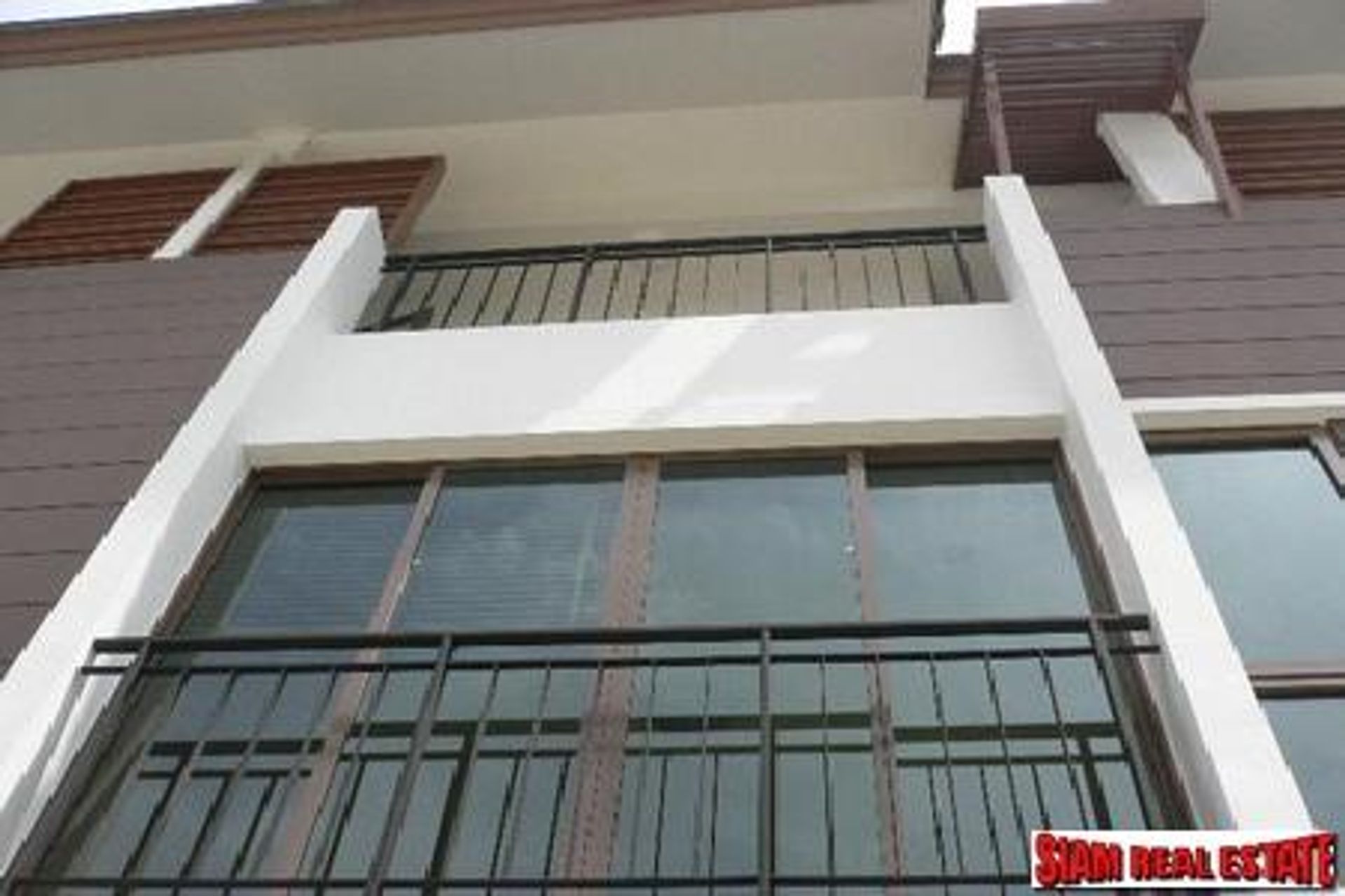 casa en Ban Khlong Samrong, Samut Prakan 10981320