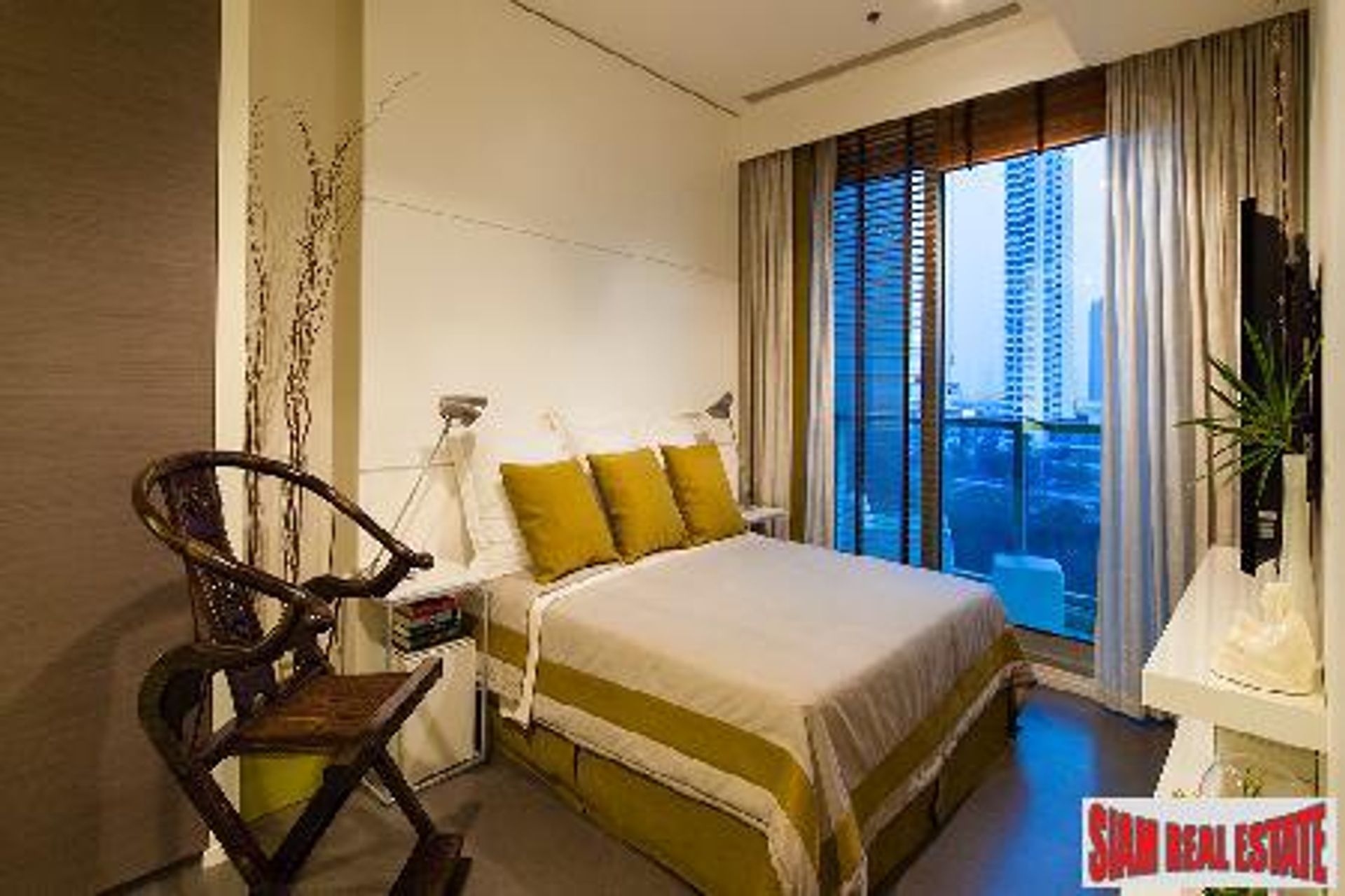 Condominium in Bang Rak, Krung Thep Maha Nakhon 10981434