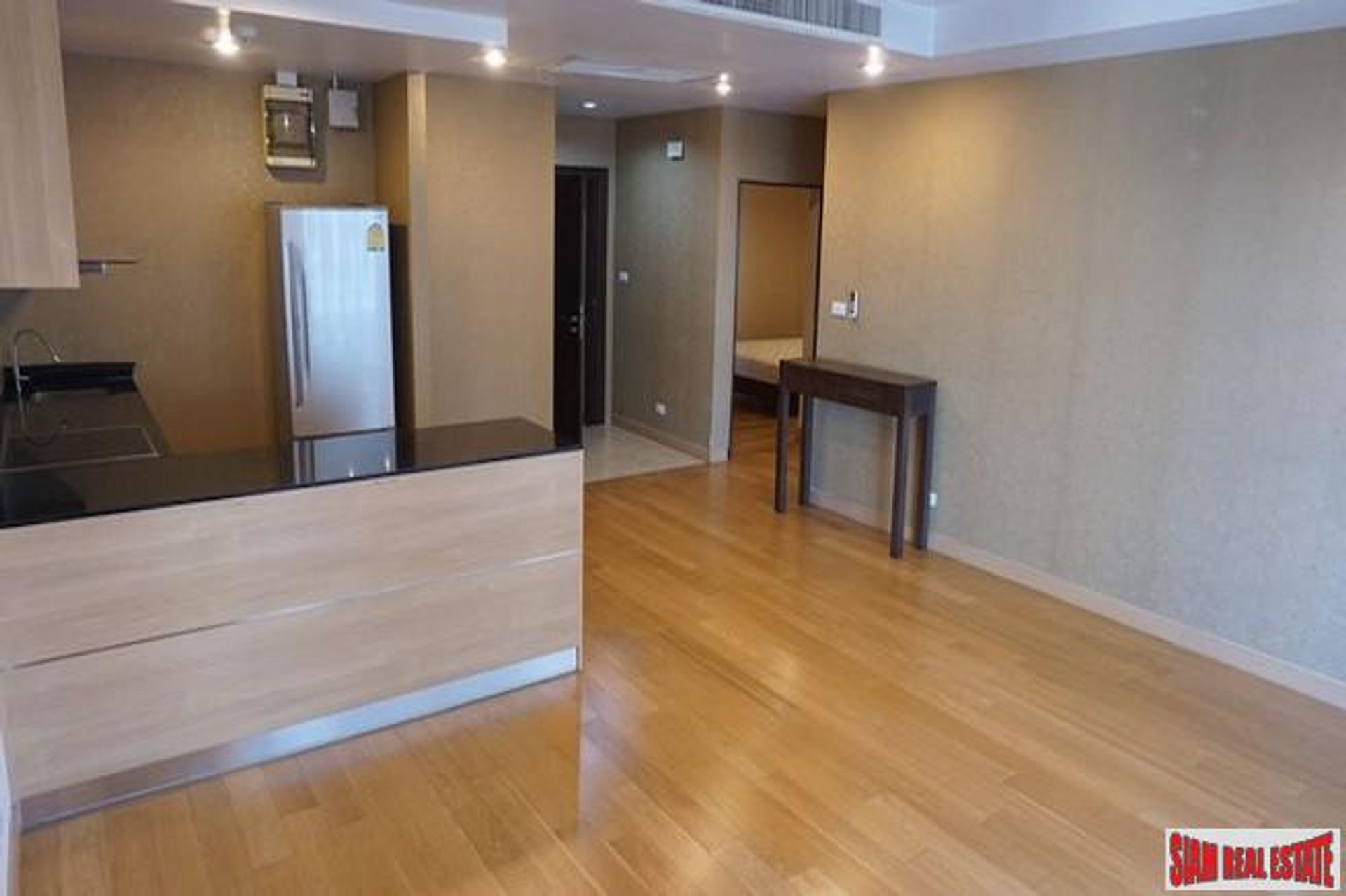 Condominium in Bang Rak, Krung Thep Maha Nakhon 10981445