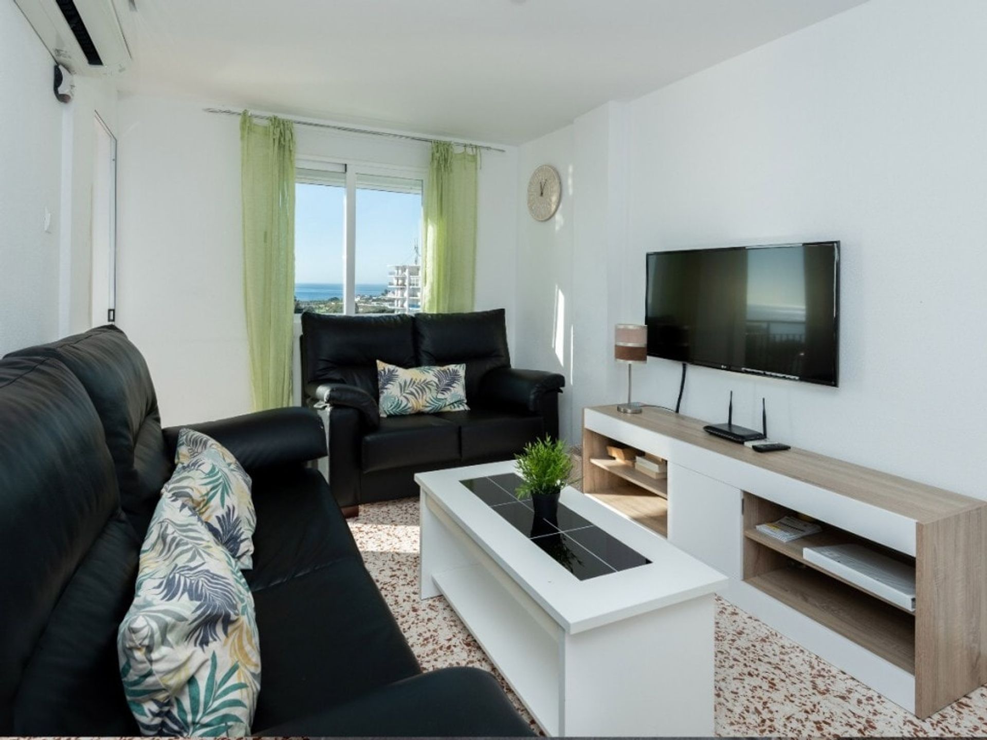 Condominium in Frigiliana, Andalusië 10981579