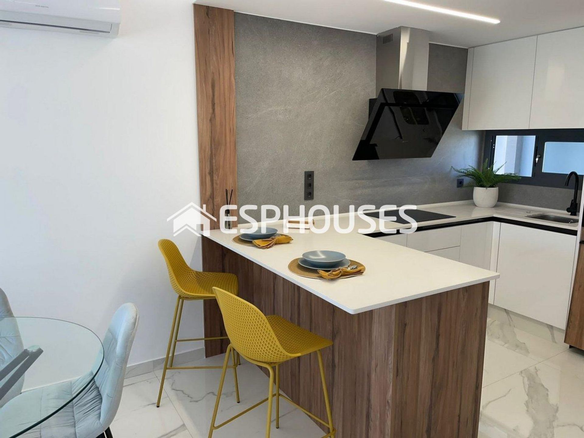 Condominium in , Comunidad Valenciana 10982059