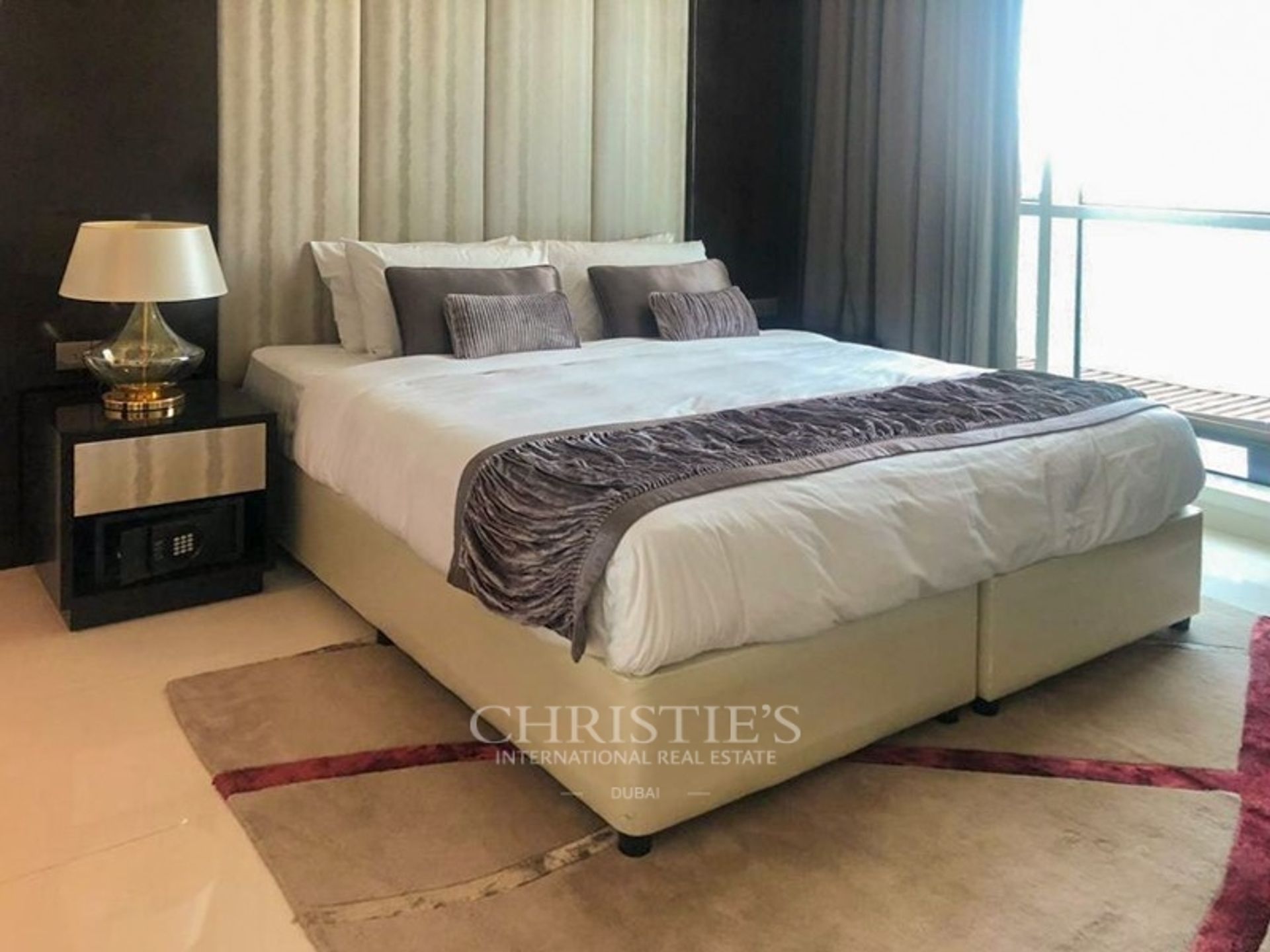 Condominium in Downtown, Dubai 10983685