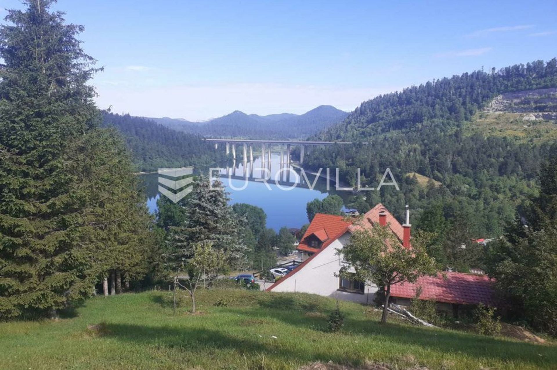 Land in Fuzine, Primorsko-Goranska Zupanija 10987087