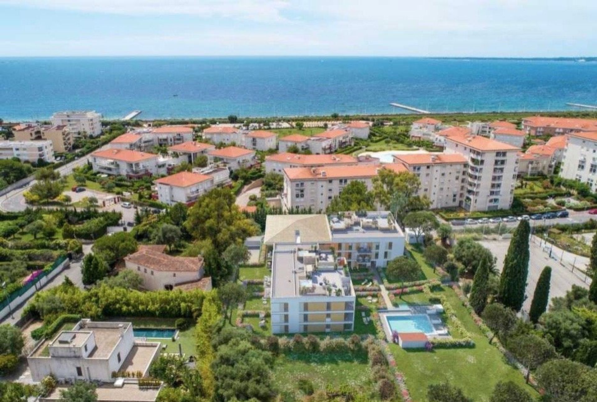 Condominio nel Juan-les-Pins, Provenza-Alpi-Costa Azzurra 10988119