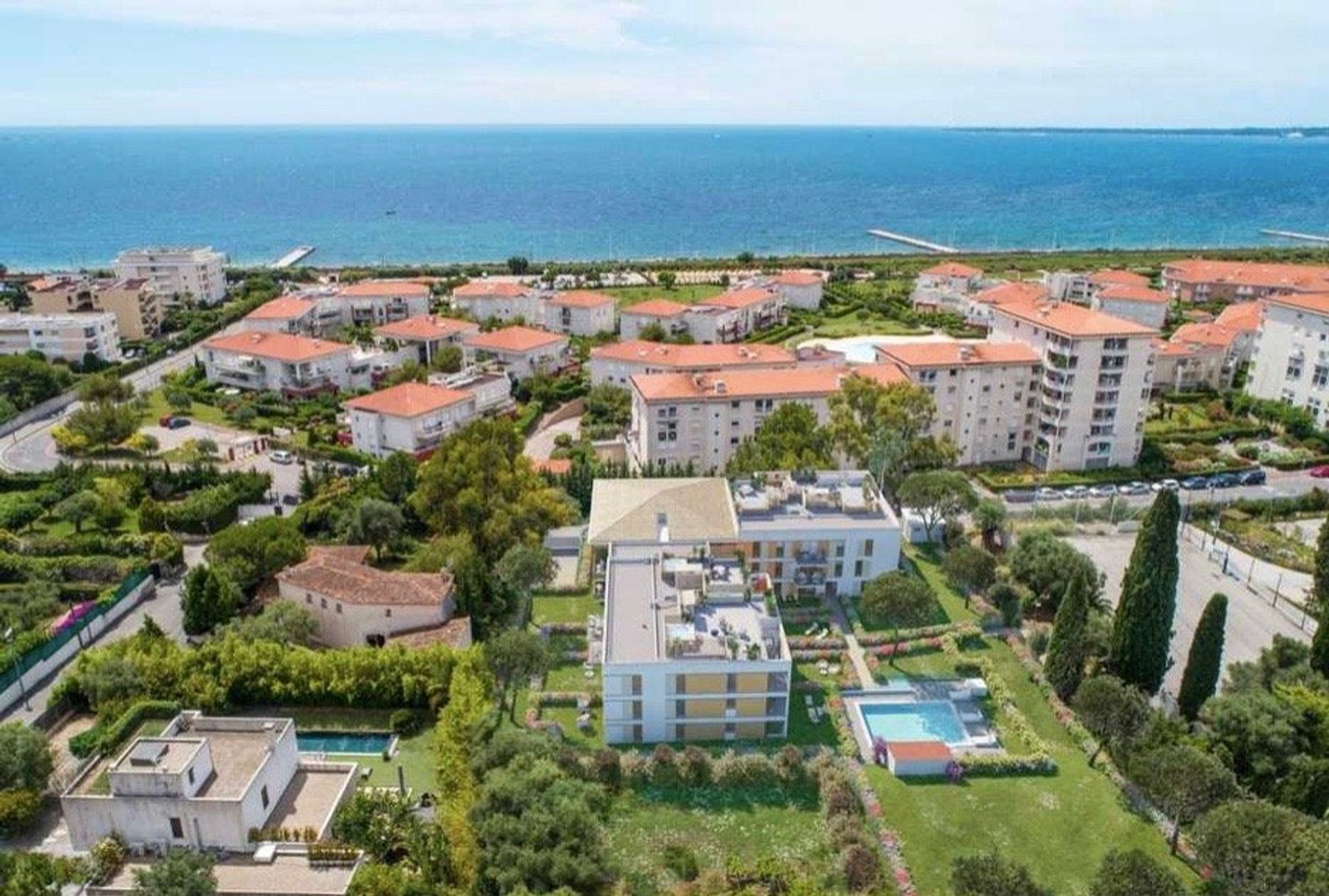 Condominio nel Juan-les-Pins, Provenza-Alpi-Costa Azzurra 10988147