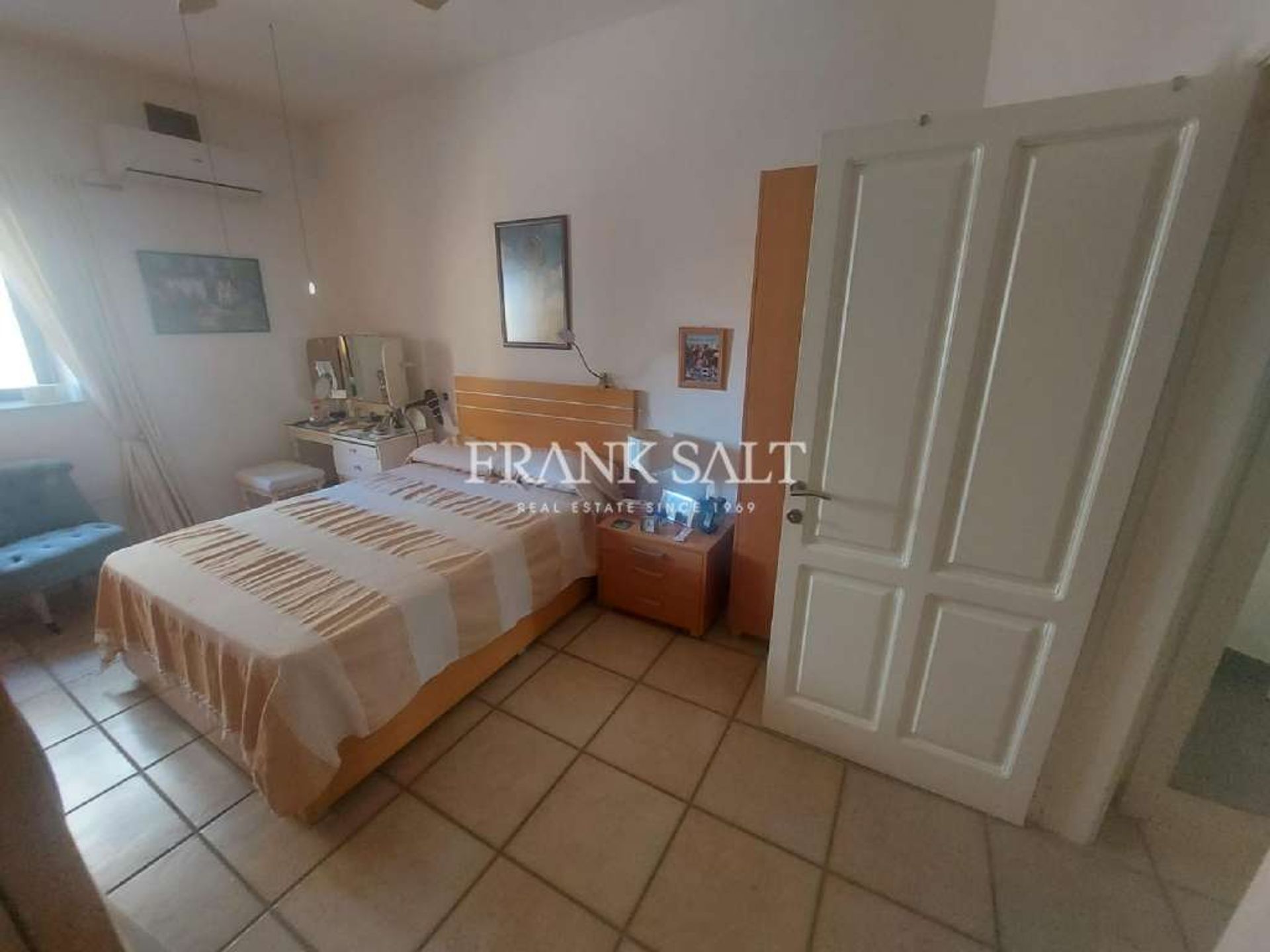 Condominium in San Giljan, San Giljan 10988175