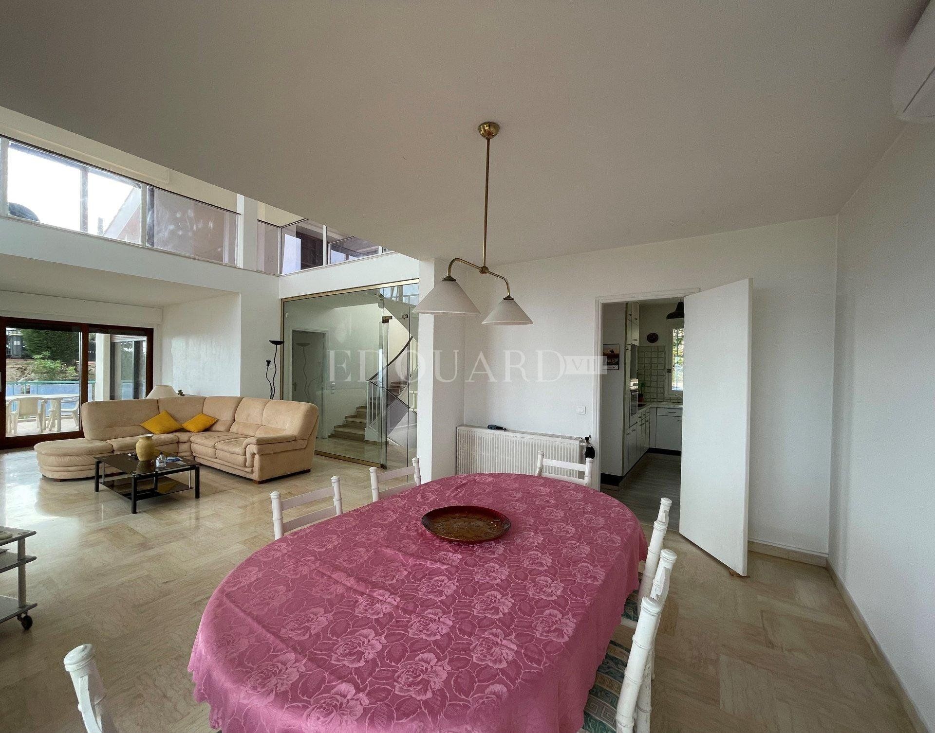 Haus im Roquebrune-Cap-Martin, Provence-Alpes-Côte d'Azur 10988190