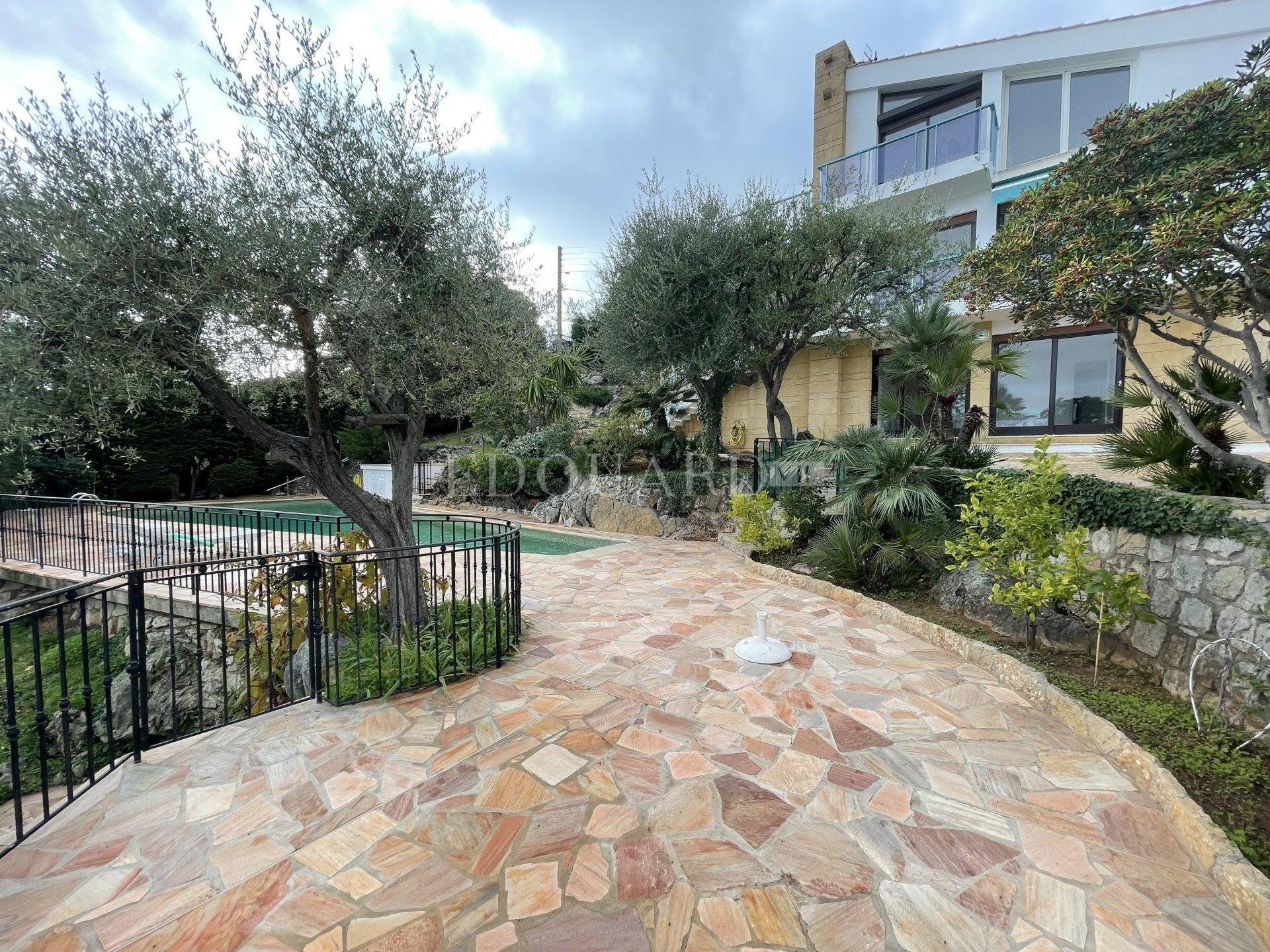 Haus im Roquebrune-Cap-Martin, Provence-Alpes-Côte d'Azur 10988190