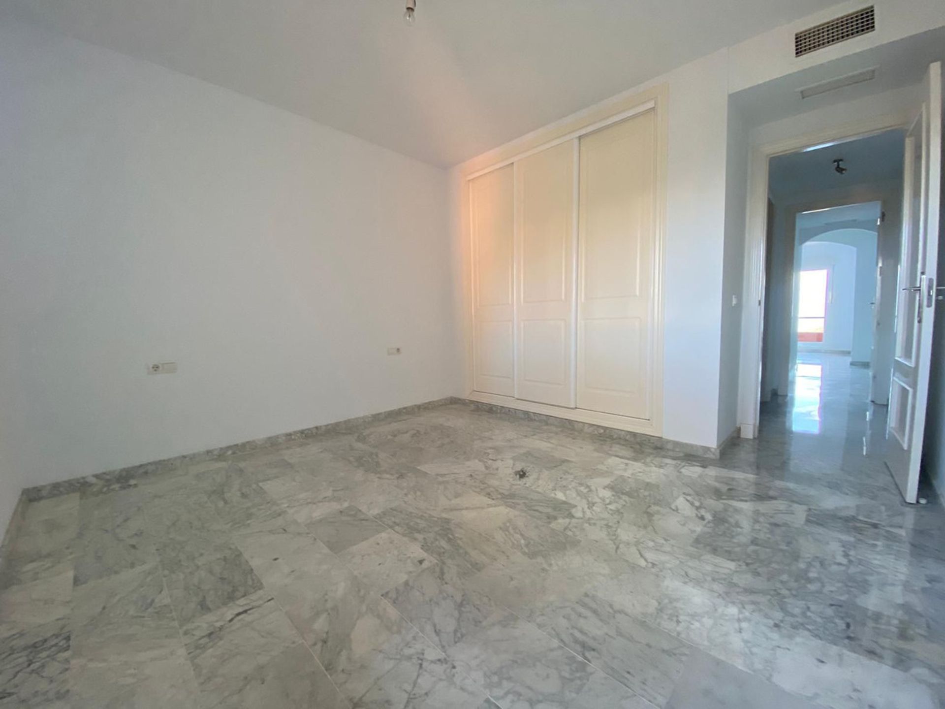 Condominio nel Manilva, Andalucía 10988333