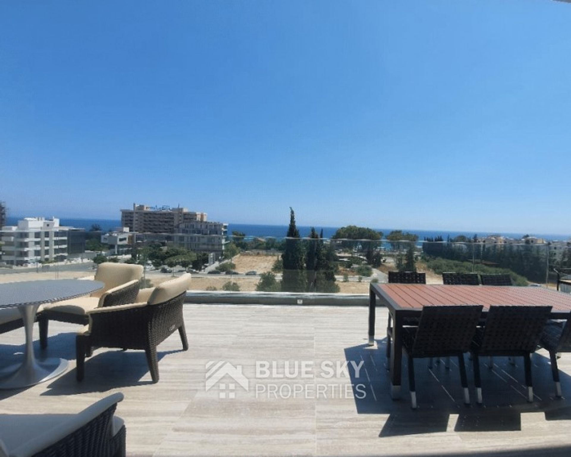 Condominium in Mouttagiaka, Limassol 10988651