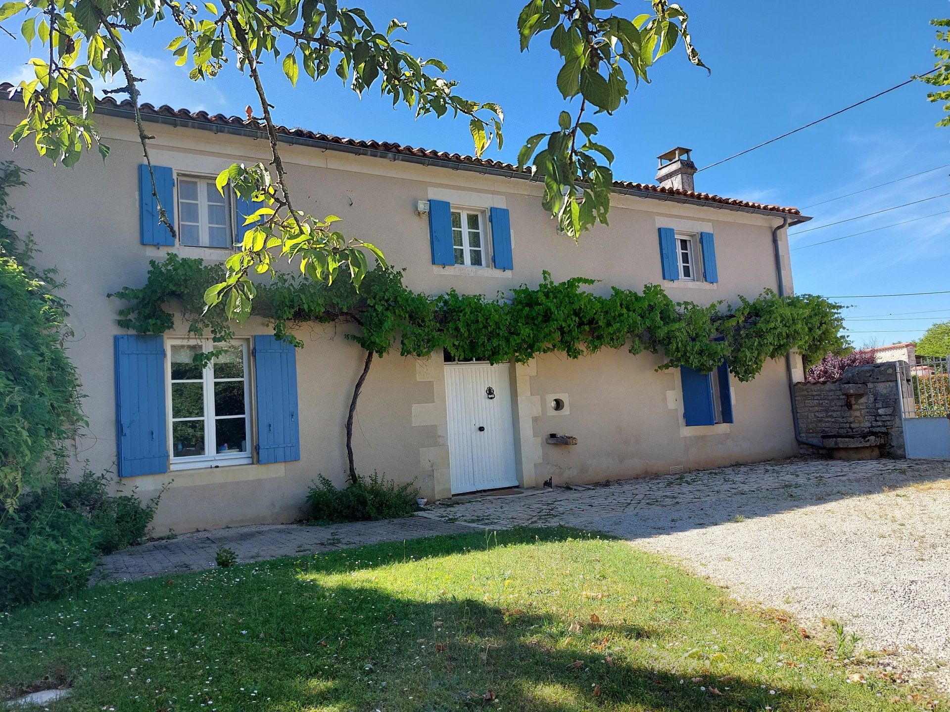 Condominium in La Celle-sous-Gouzon, Nouvelle-Aquitaine 10991376