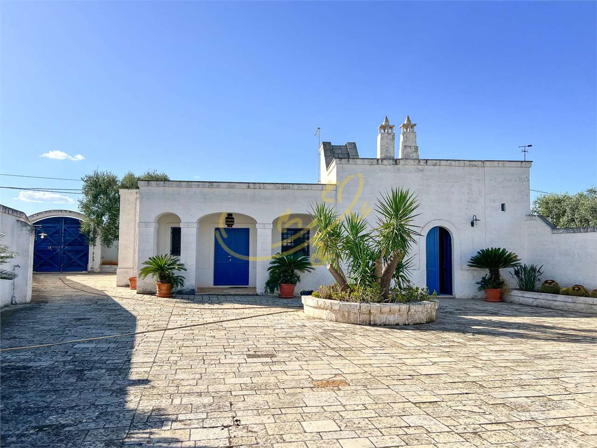 Hus i , Apulia 10991792