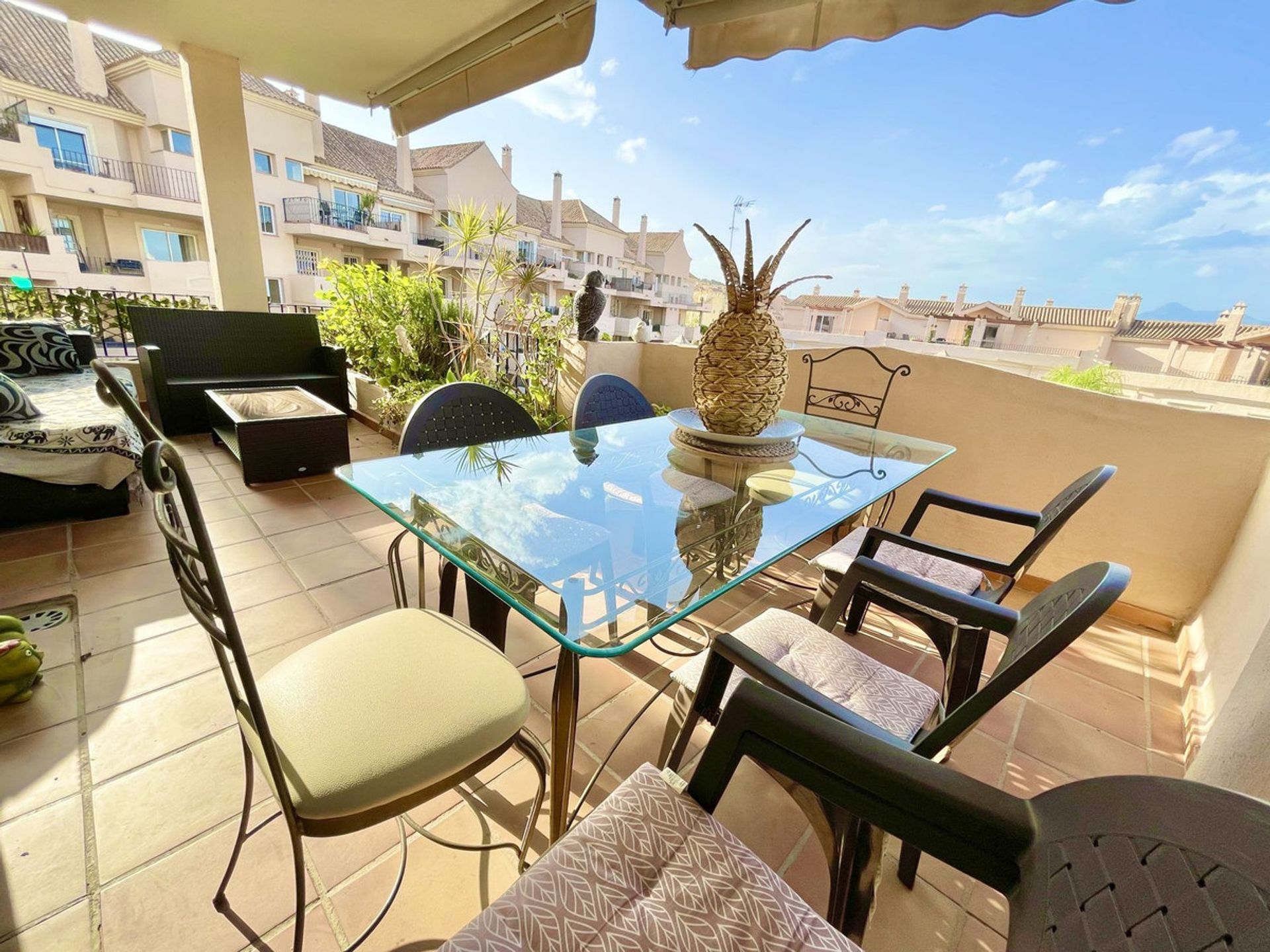 Condominium dans Puerto de la Duquesa, Andalusia 10992235