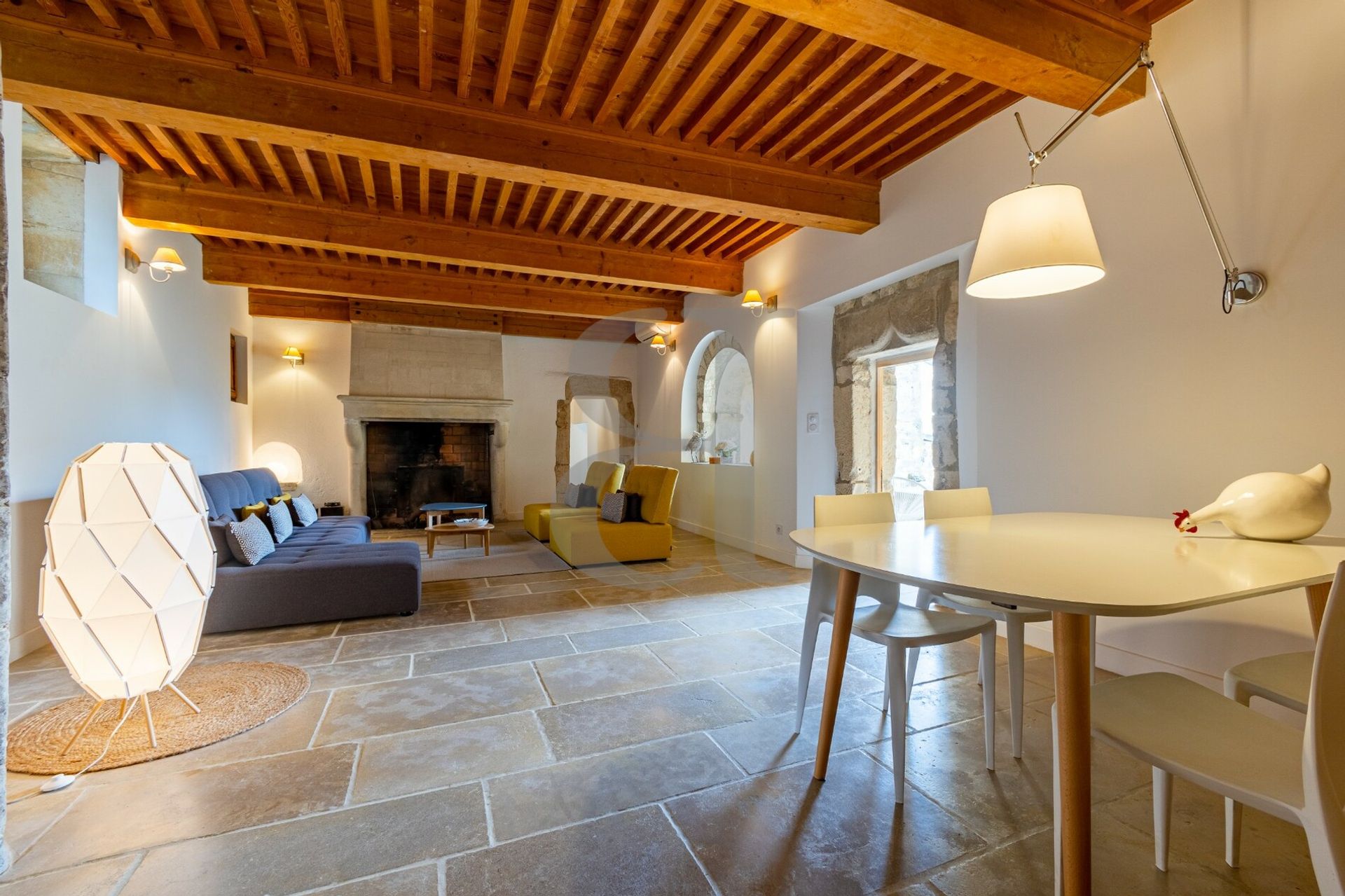 Casa nel Saint-Restitut, Auvergne-Rhône-Alpes 10992263