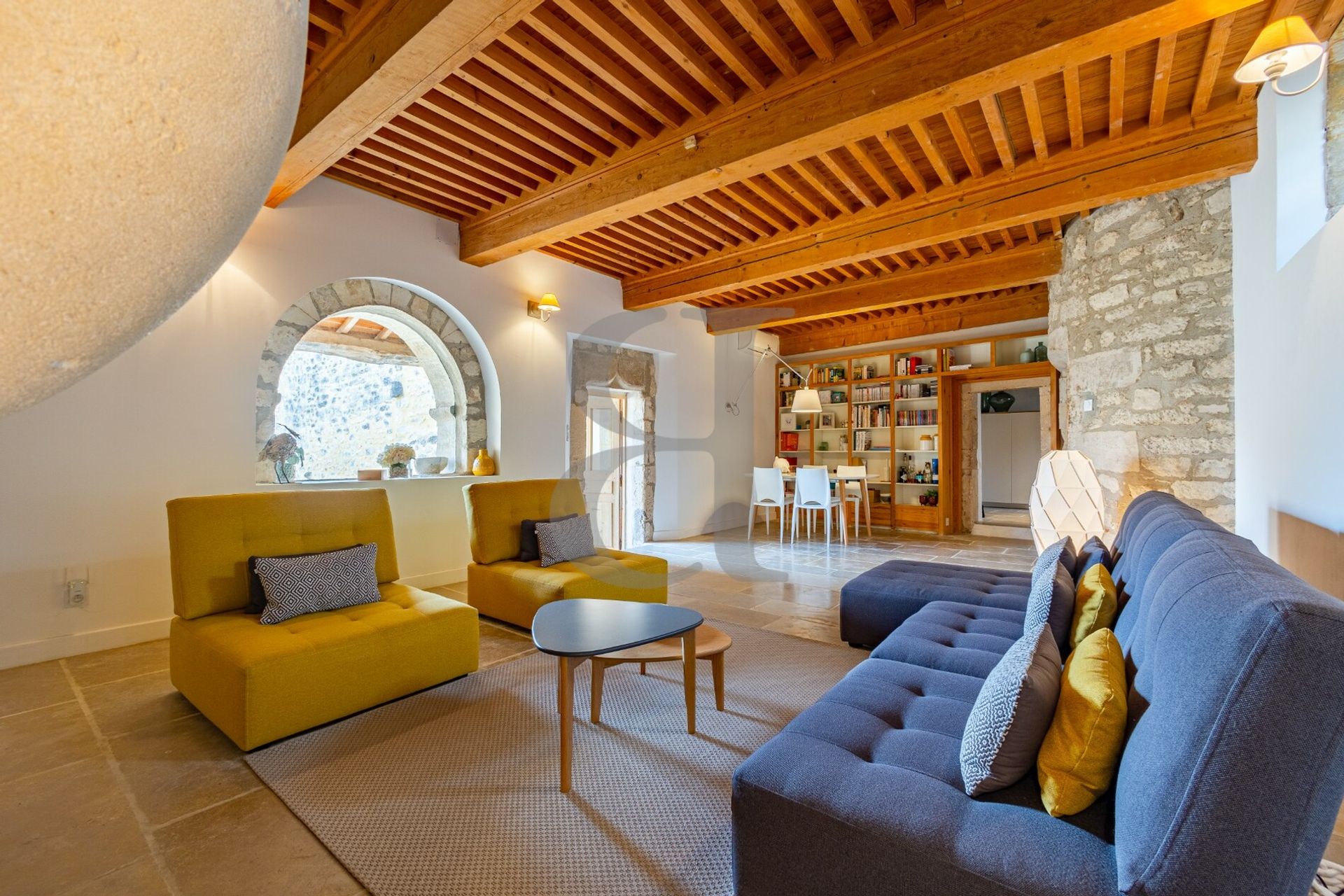 Huis in Saint-Restitut, Auvergne-Rhône-Alpes 10992263