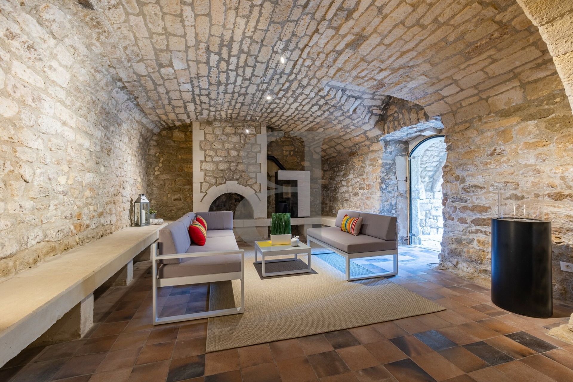 Casa nel Saint-Restitut, Auvergne-Rhône-Alpes 10992263