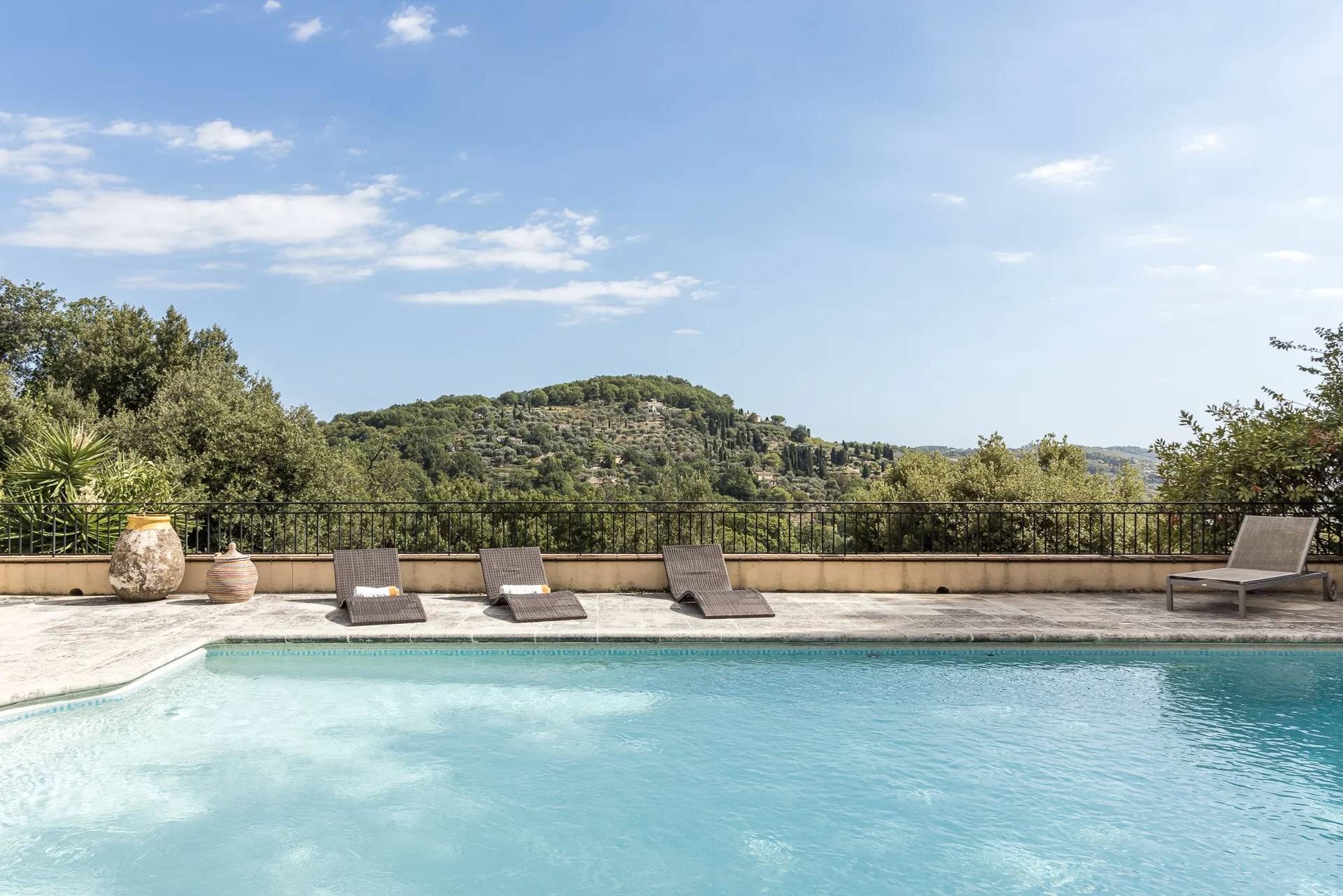 Huis in Grasse, Provence-Alpes-Côte d'Azur 10992284