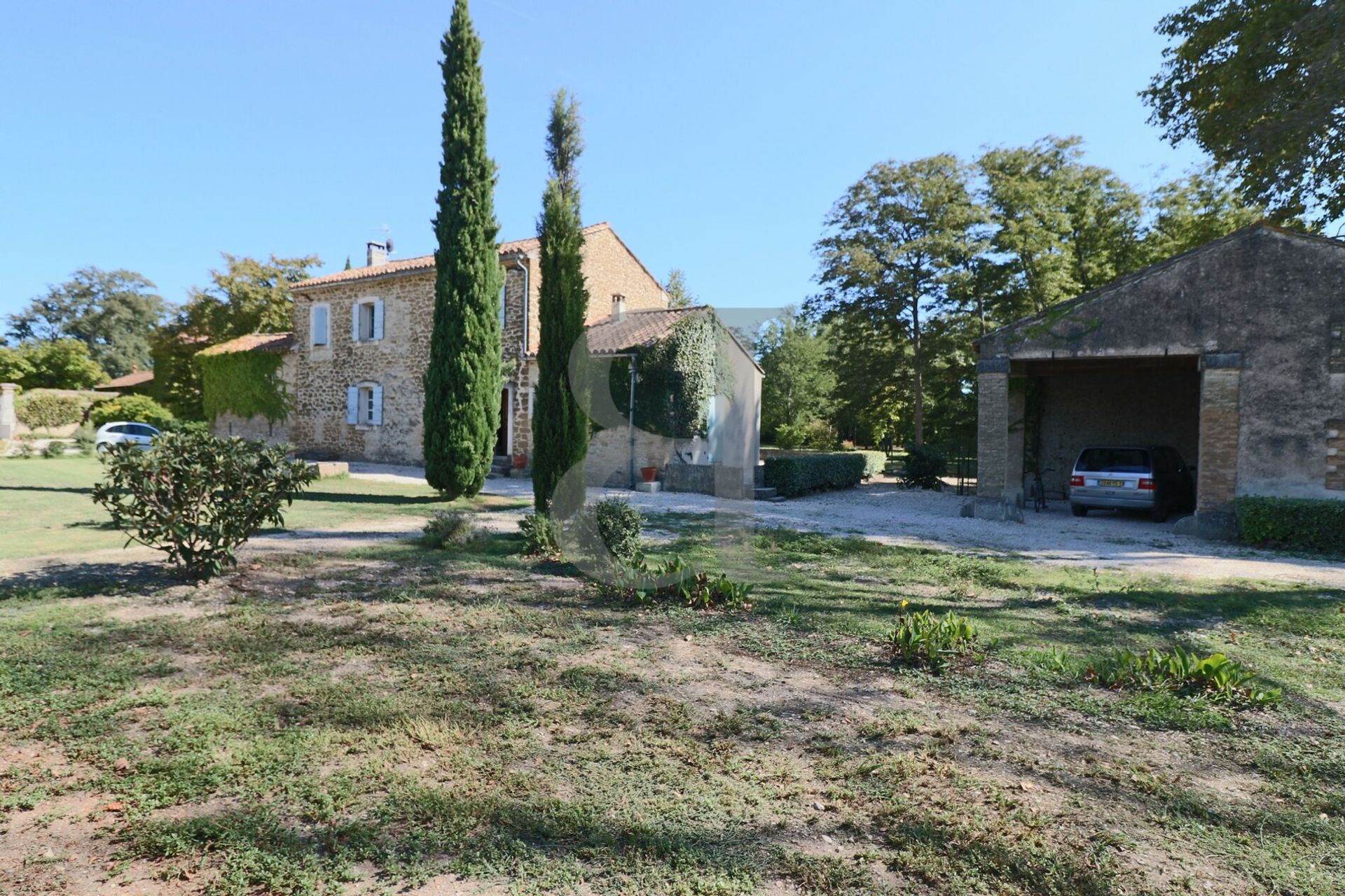 Talo sisään Monteux, Provence-Alpes-Côte d'Azur 10992355