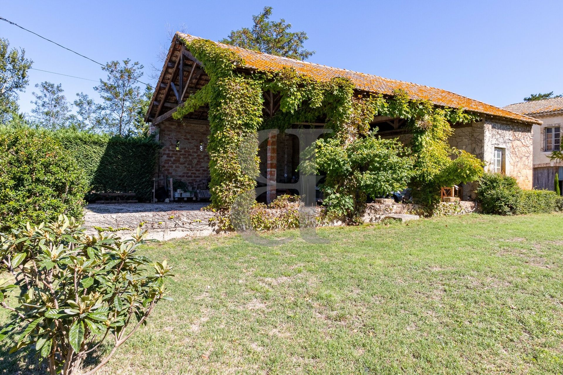 Talo sisään Monteux, Provence-Alpes-Côte d'Azur 10992355