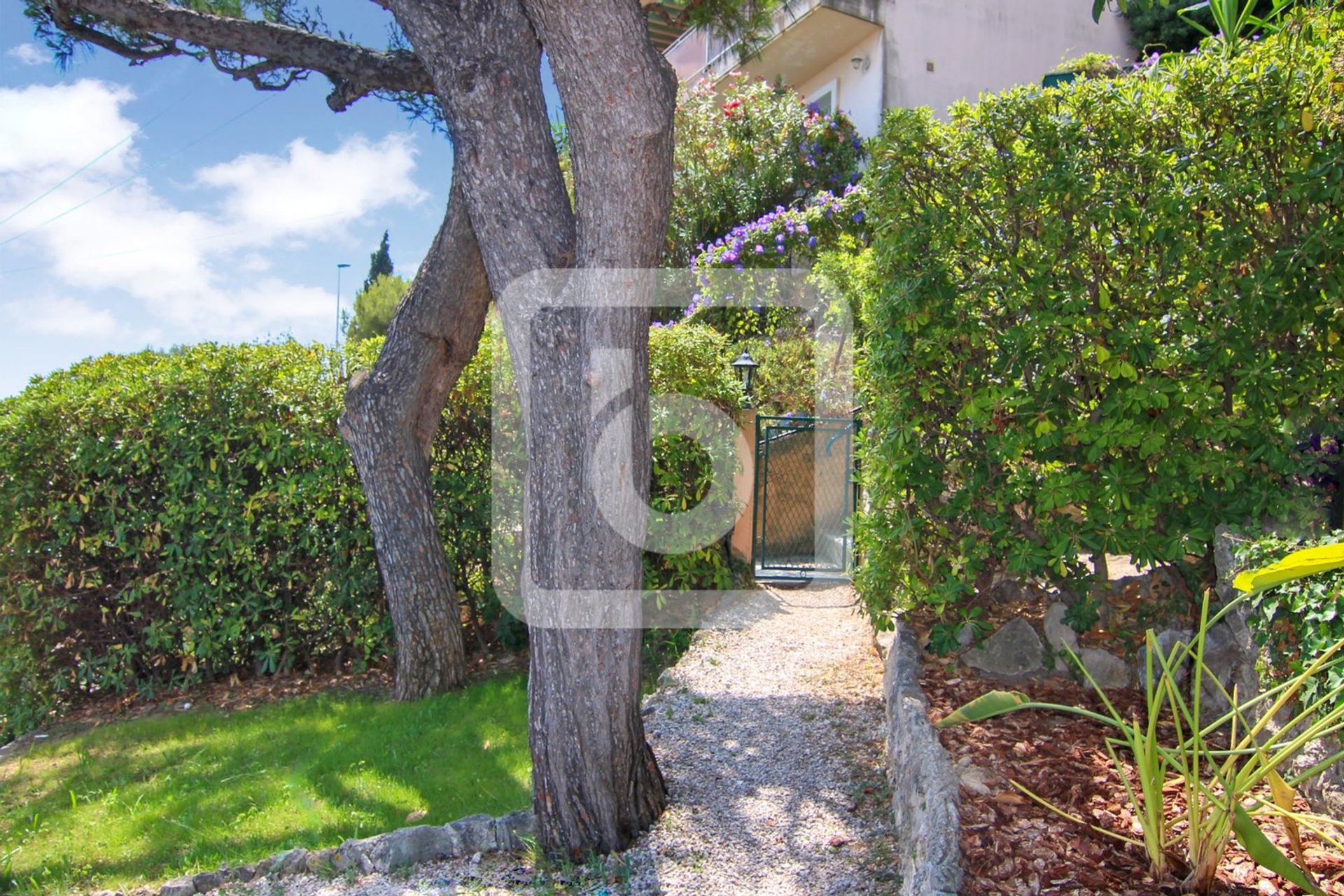 Condominium in Villefranche-sur-Mer, Provence-Alpes-Côte d'Azur 10992391