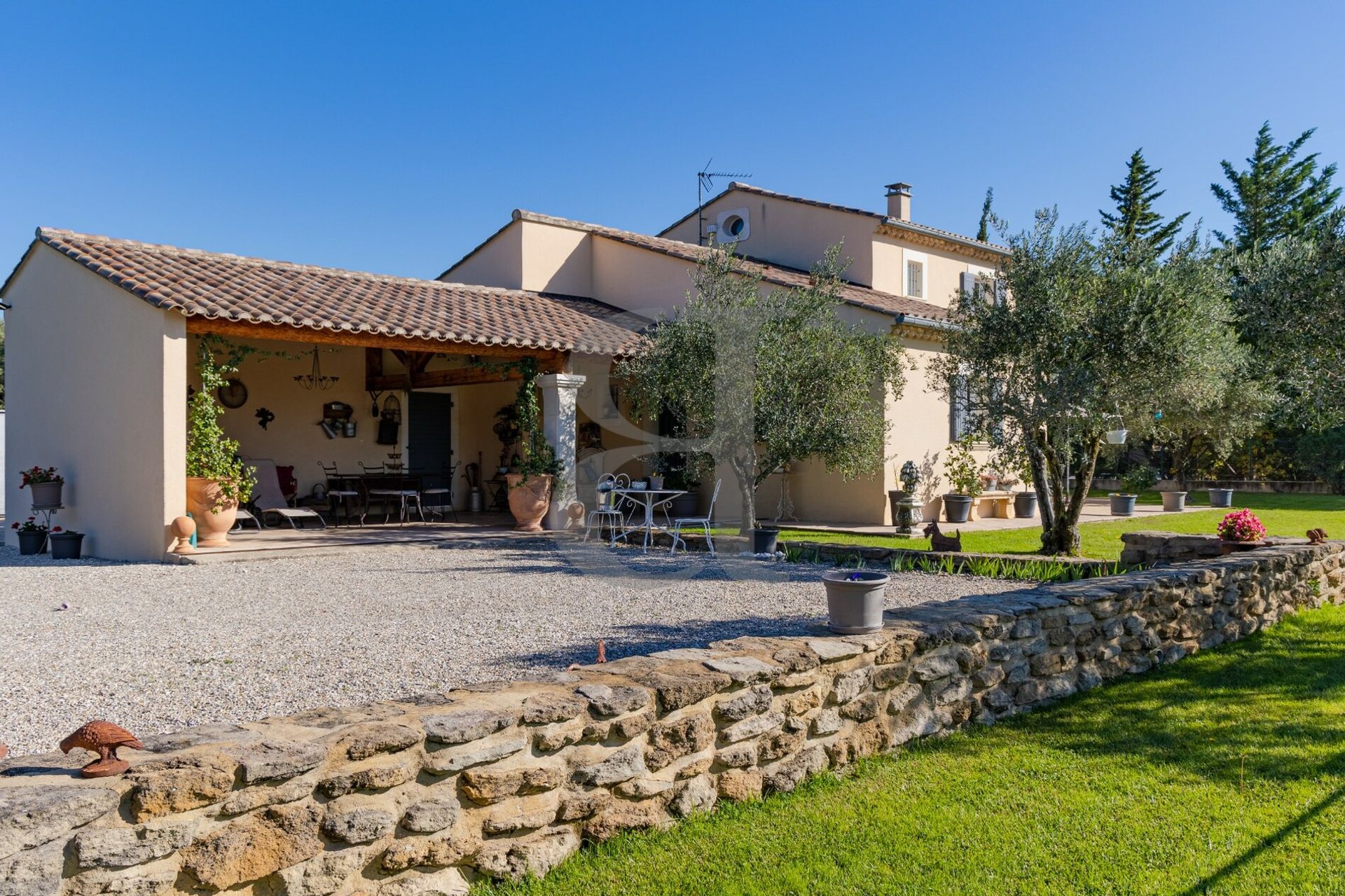 Будинок в Valreas, Provence-Alpes-Cote d'Azur 10992430