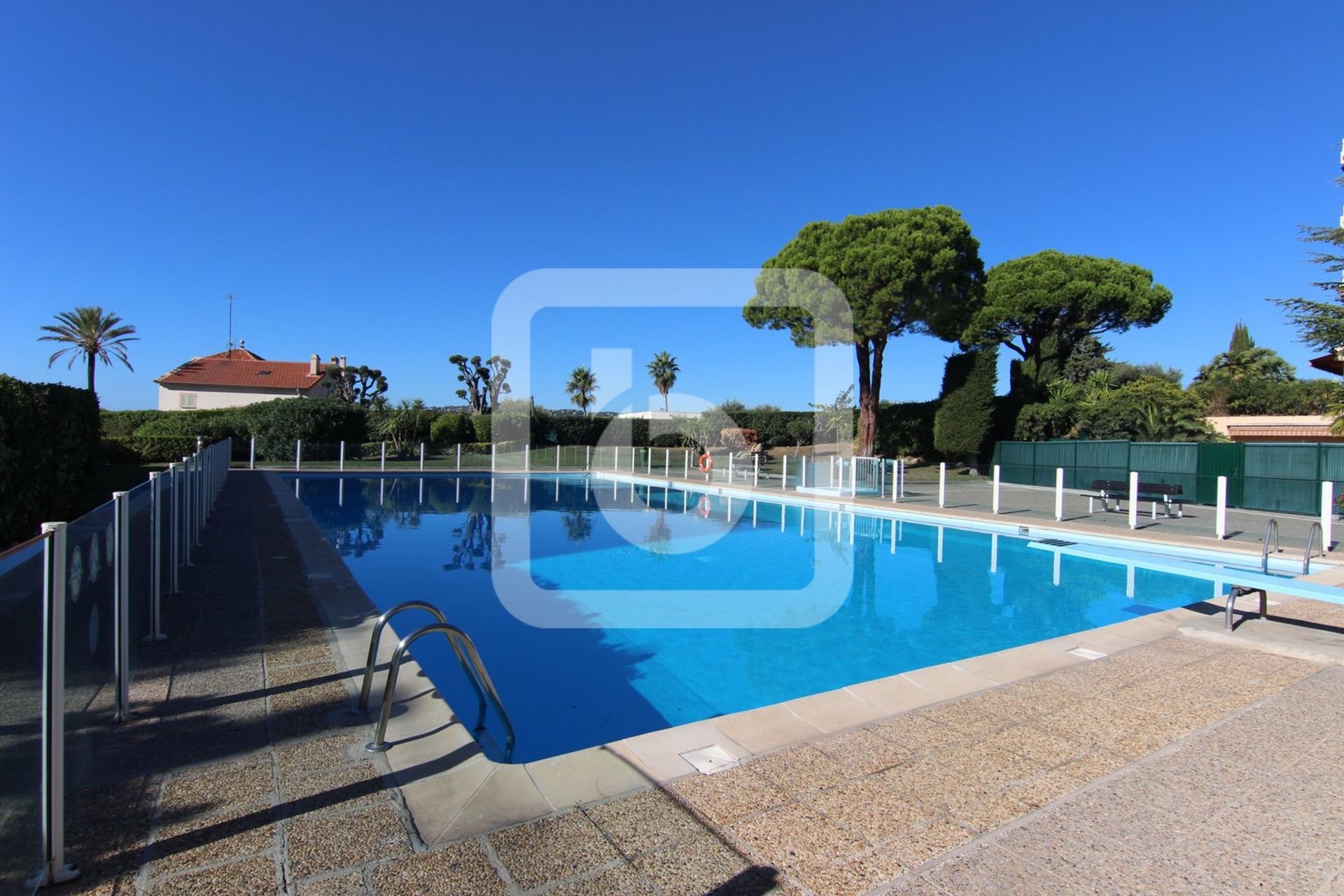 Condominio nel Antibes, Provence-Alpes-Côte d'Azur 10992434