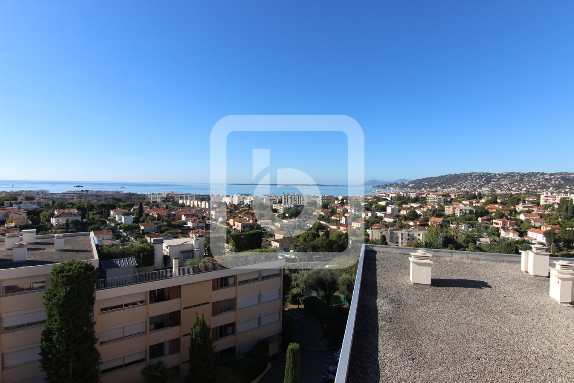 Condominium in Antibes, Provence-Alpes-Côte d'Azur 10992434