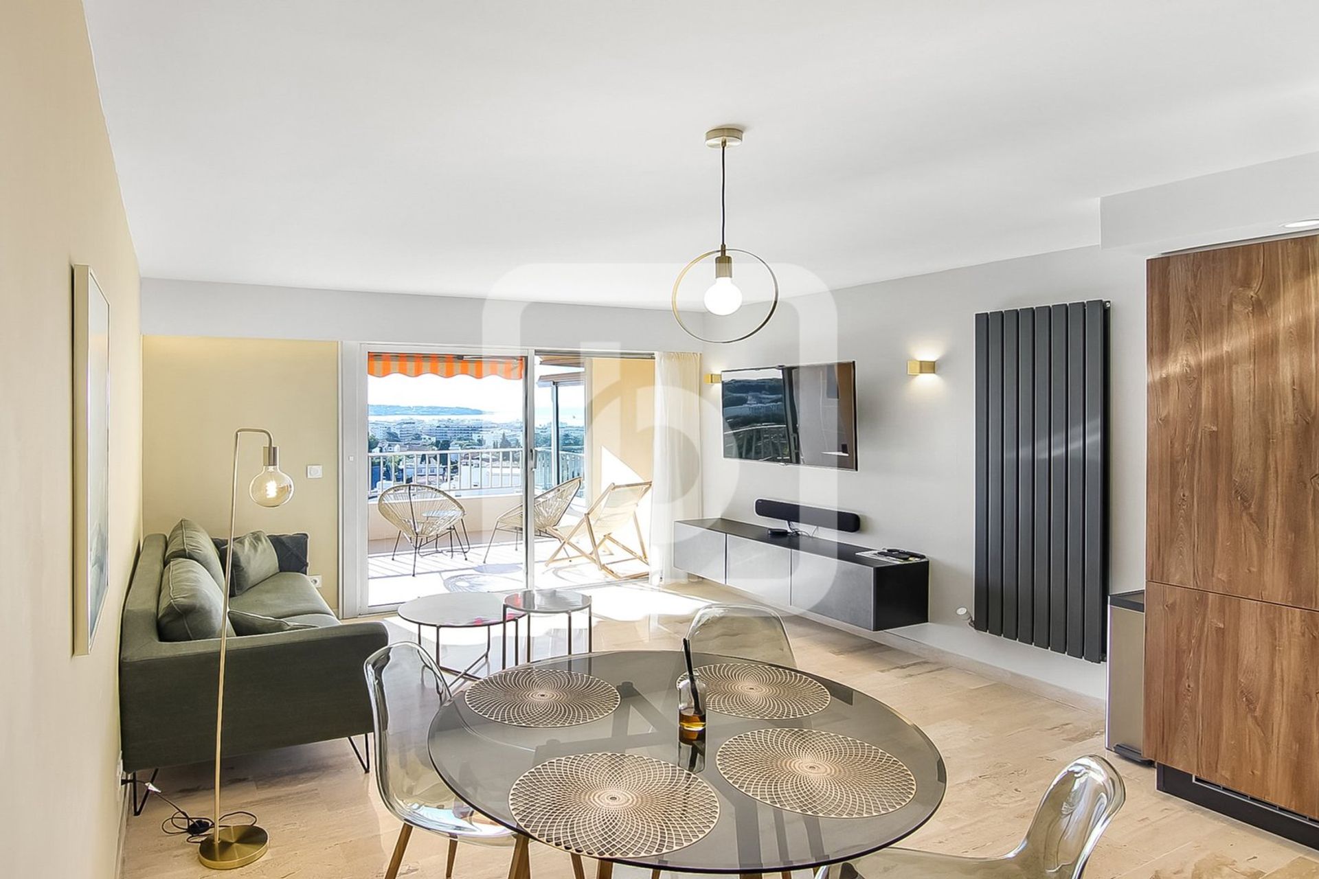 Condominium in Antibes, Provence-Alpes-Côte d'Azur 10992434